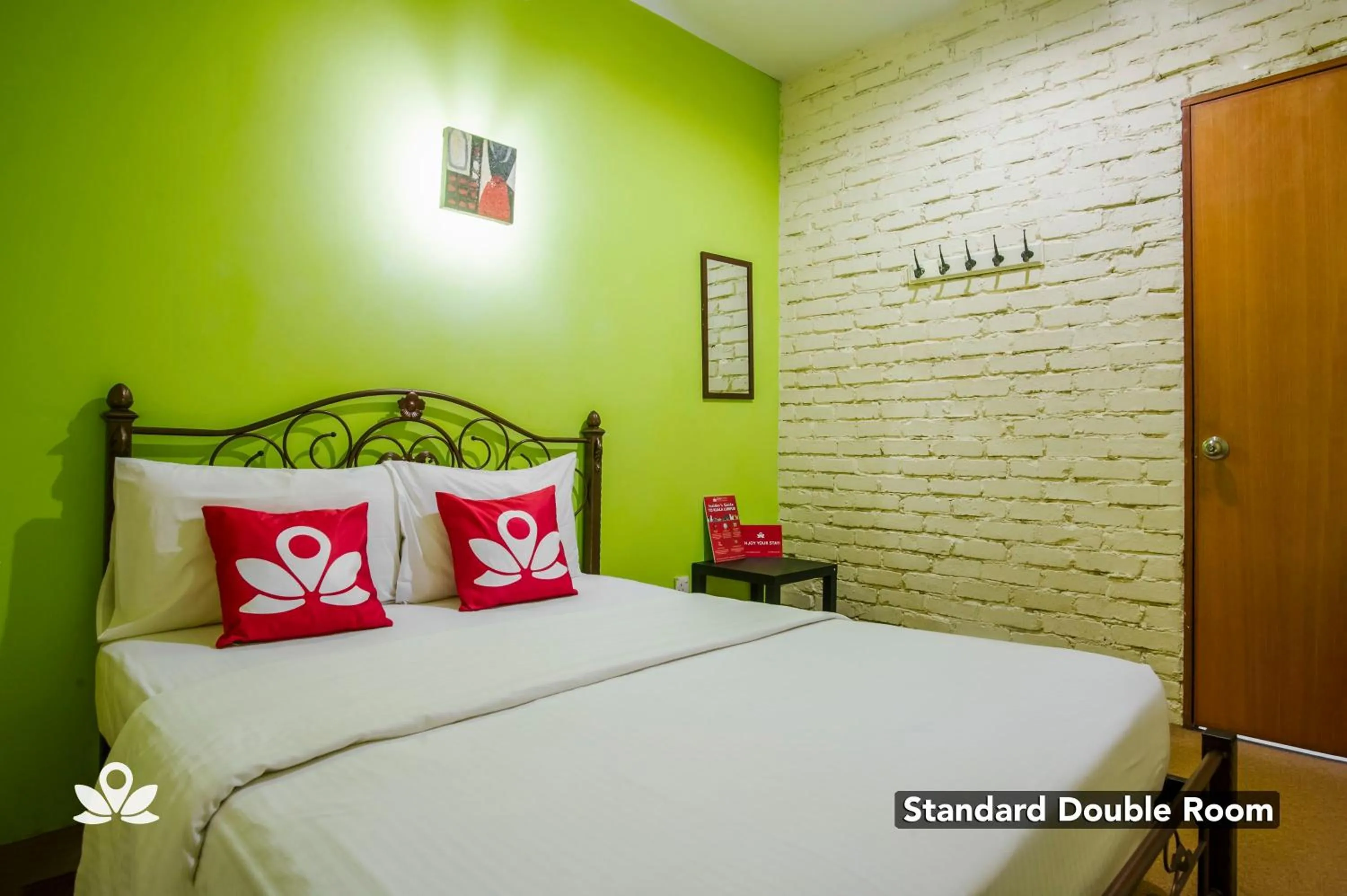 Bed in The Explorers Guesthouse and Hostel