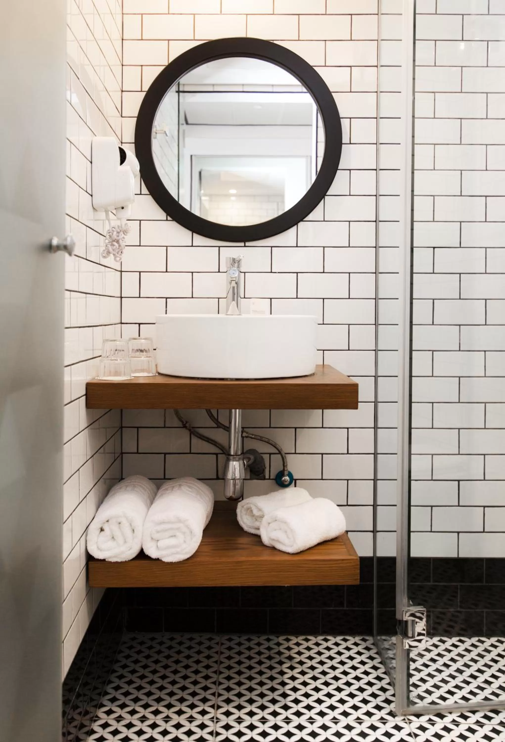 Bathroom in Prima Tel Aviv Hotel