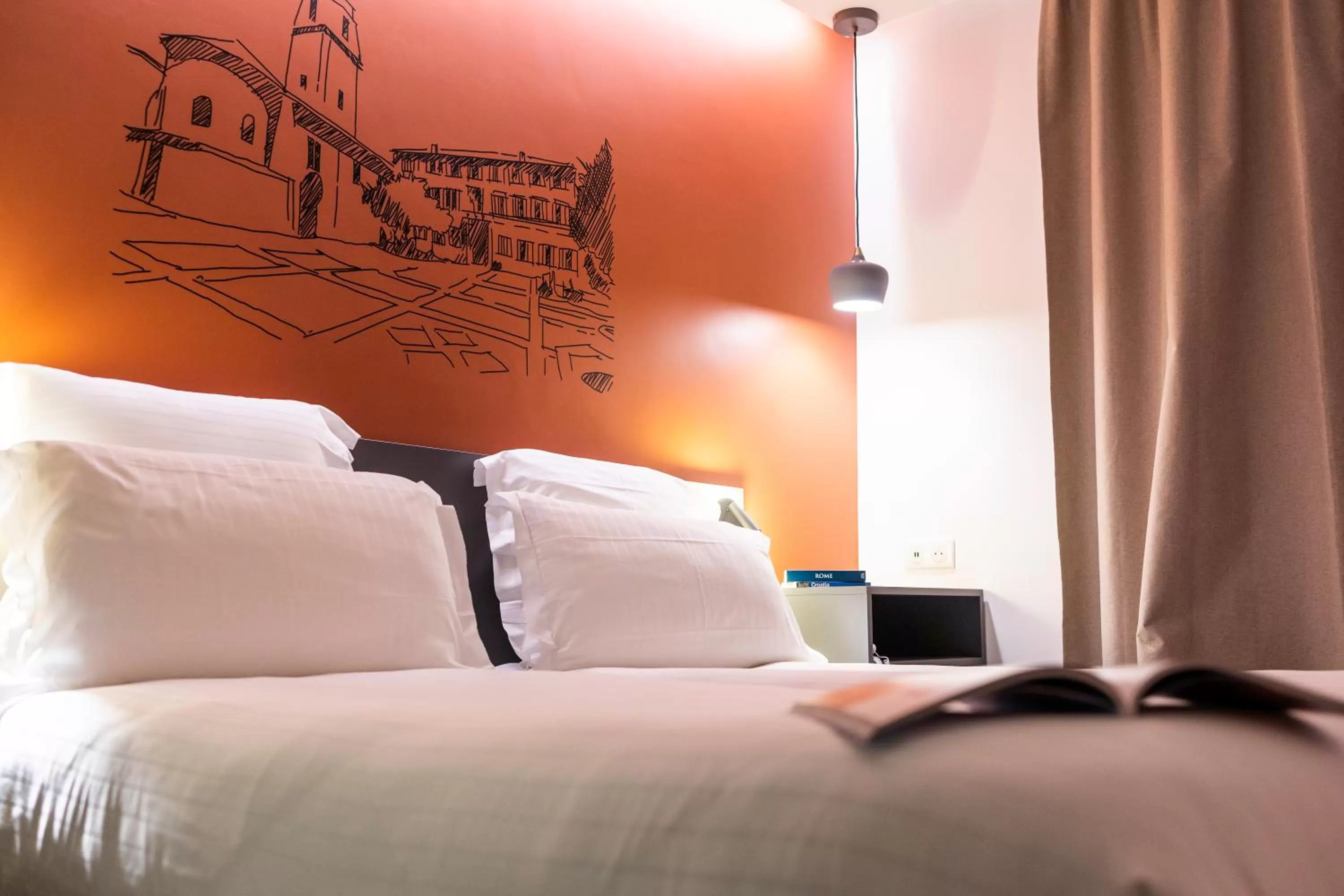 Bedroom, Bed in Hôtel restaurant Kyriad Fréjus