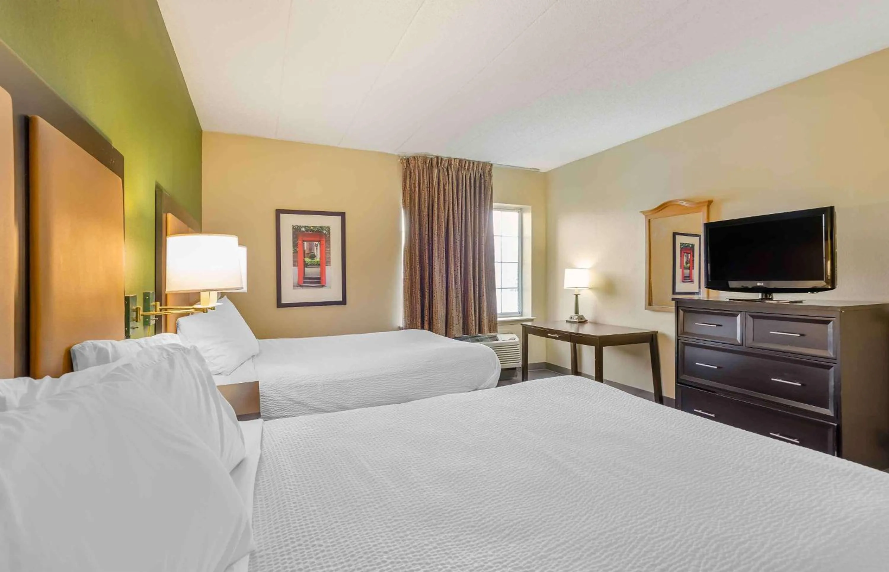 Bedroom, Bed in Extended Stay America Select Suites - Chicago - Lombard - Oakbrook