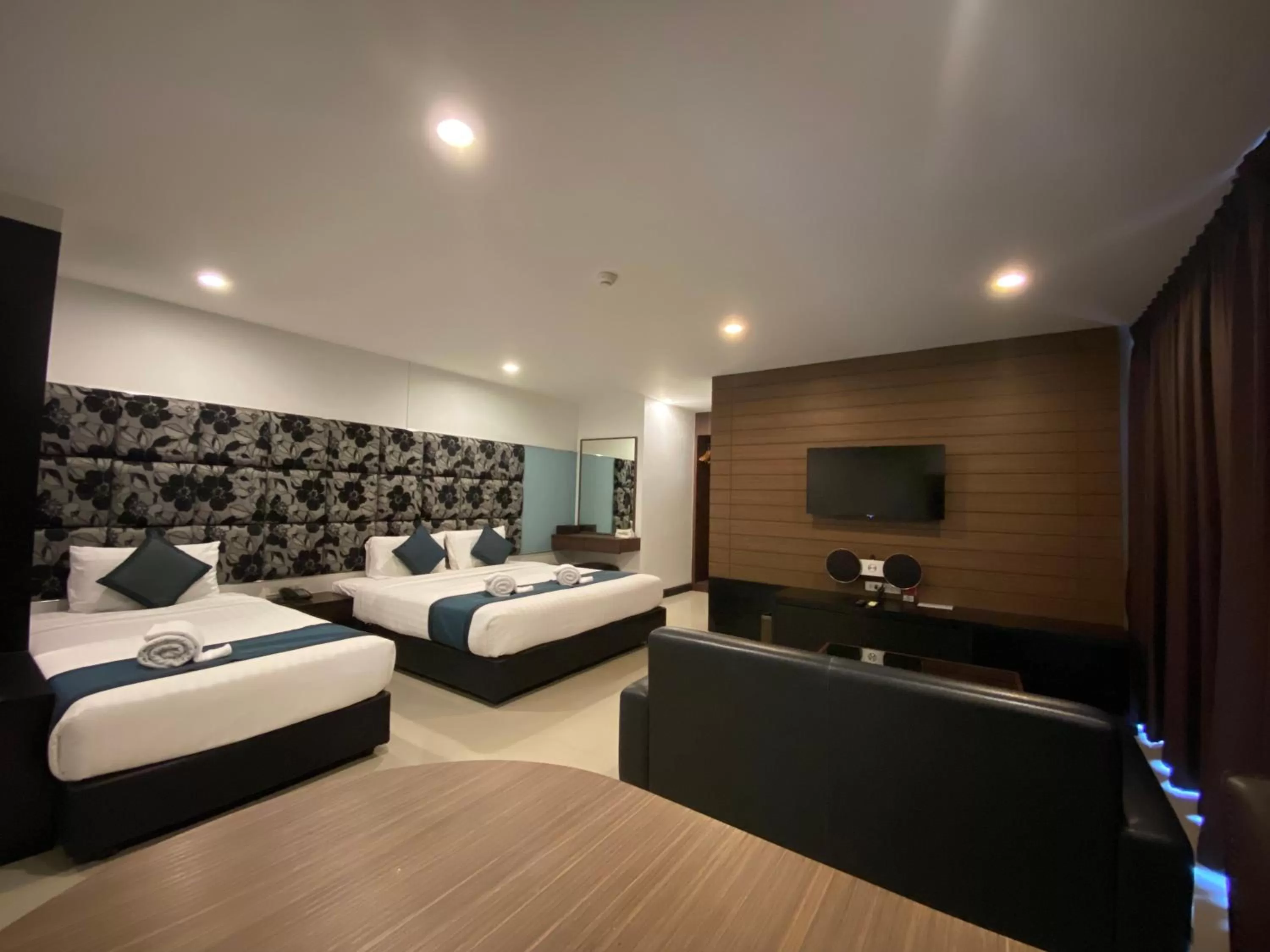 Photo of the whole room, Bed in Le Vernissage by Goad Avadhess Hospitality