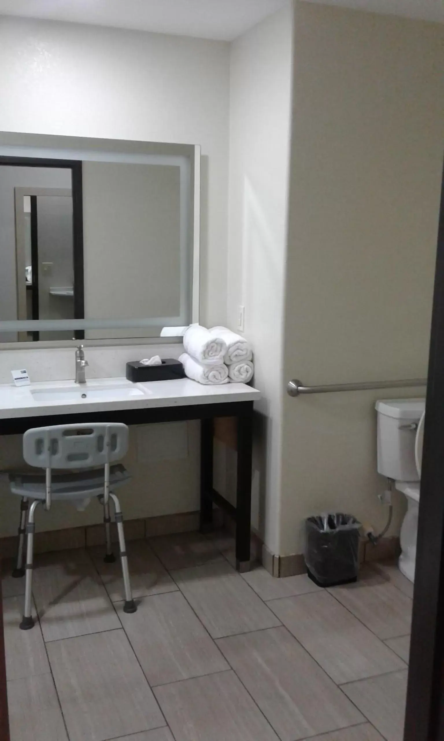 Bathroom, TV/Entertainment Center in Holiday Inn Express & Suites Raymondville, an IHG Hotel Bathroom, TV/Entertainment Center in Holiday Inn Express & Suites Raymondville, an IHG Hotel