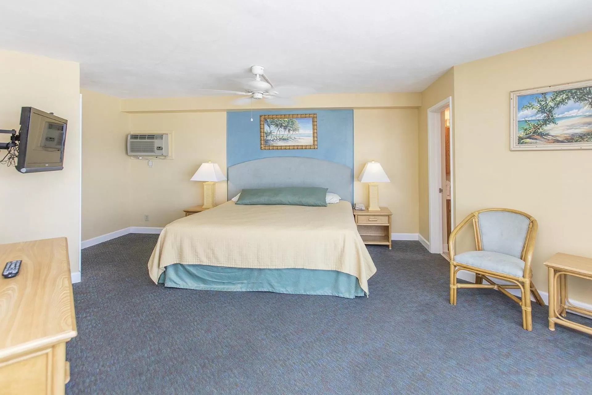 Bedroom, Bed in Sea Club IV Resort