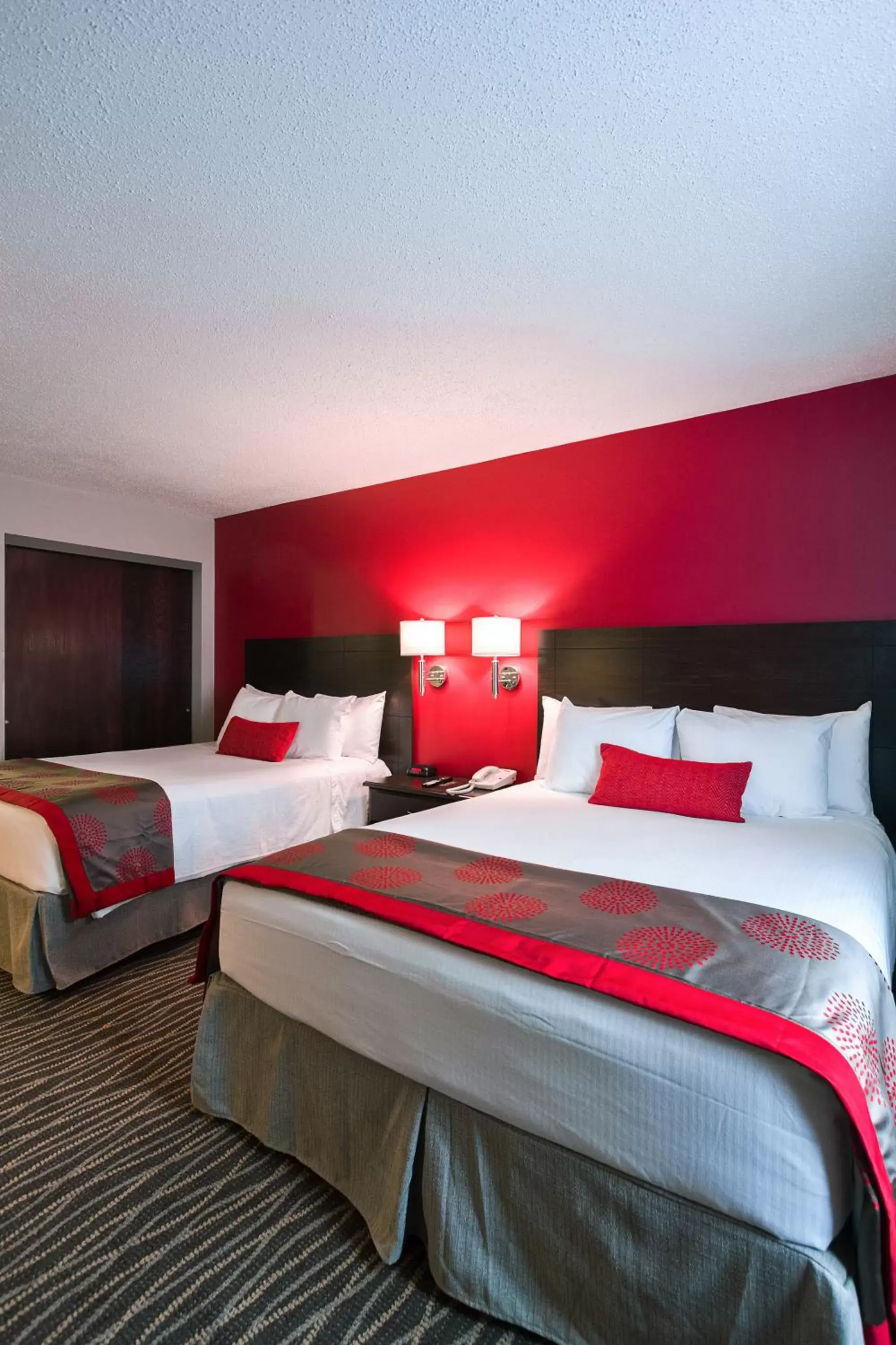 Queen Room with Two Queen Beds - Non-Smoking in Ramada by Wyndham Columbus Hotel & Conference Center Queen Room with Two Queen Beds - Non-Smoking in Ramada by Wyndham Columbus Hotel & Conference Center