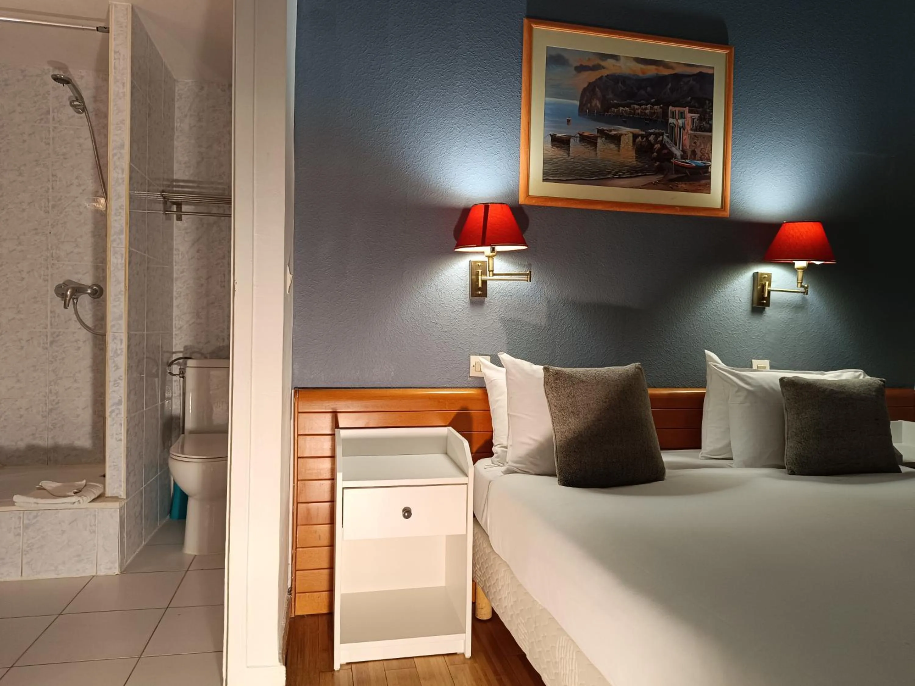 Bed in Hôtel Apollo Opéra