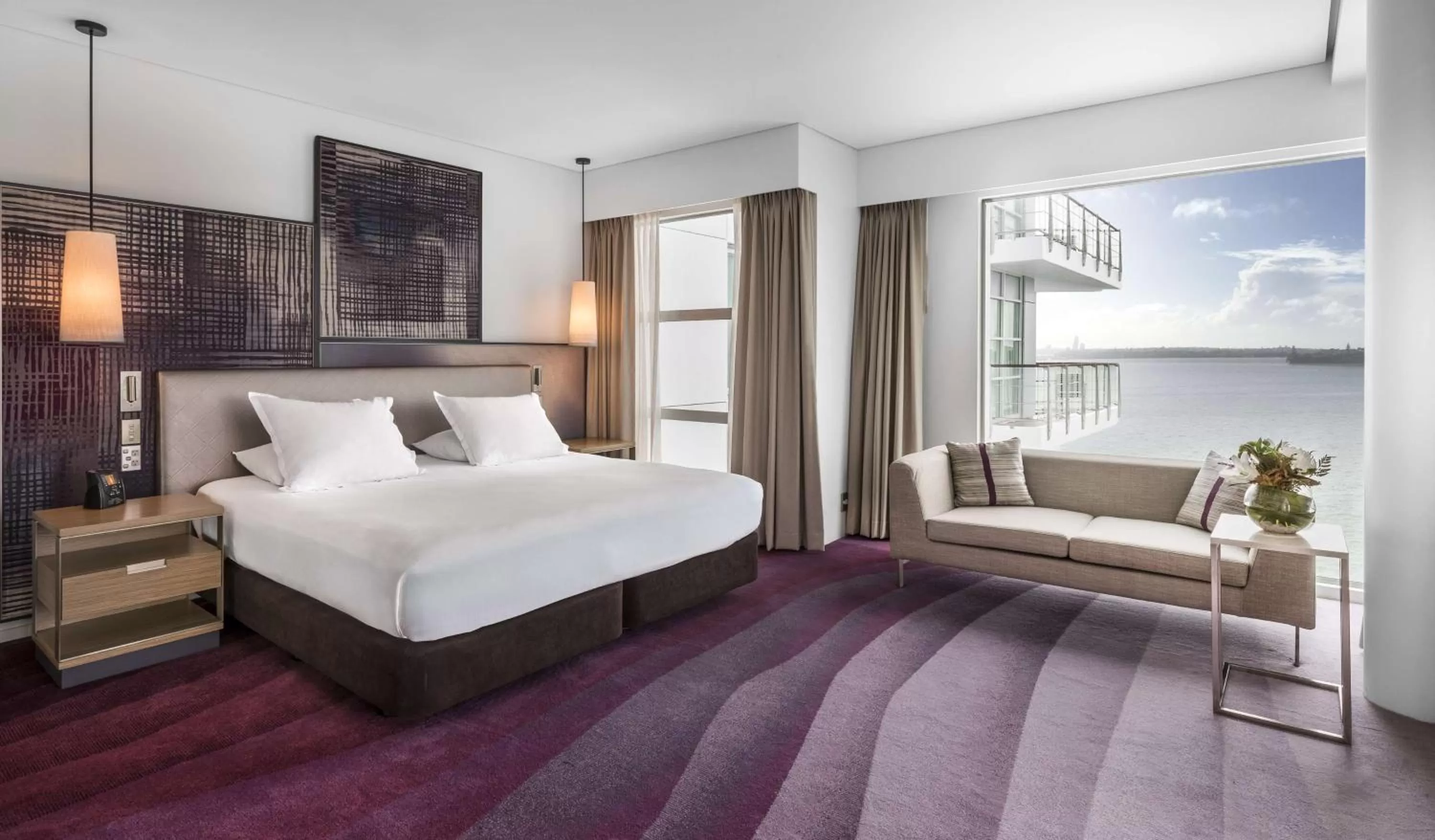 View (from property/room), Bed in Hilton Auckland