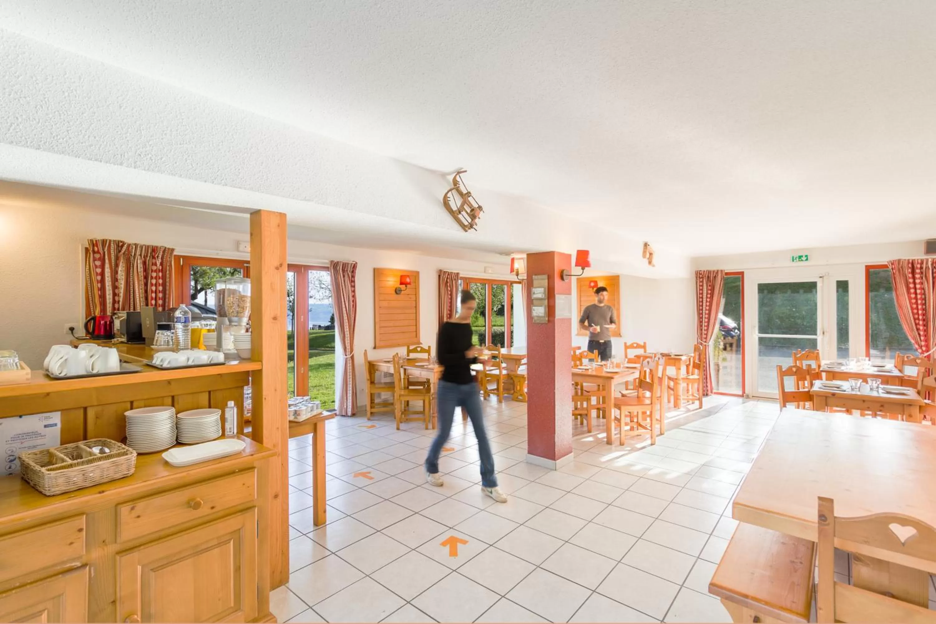 Breakfast in Garden & City Evian - Lugrin