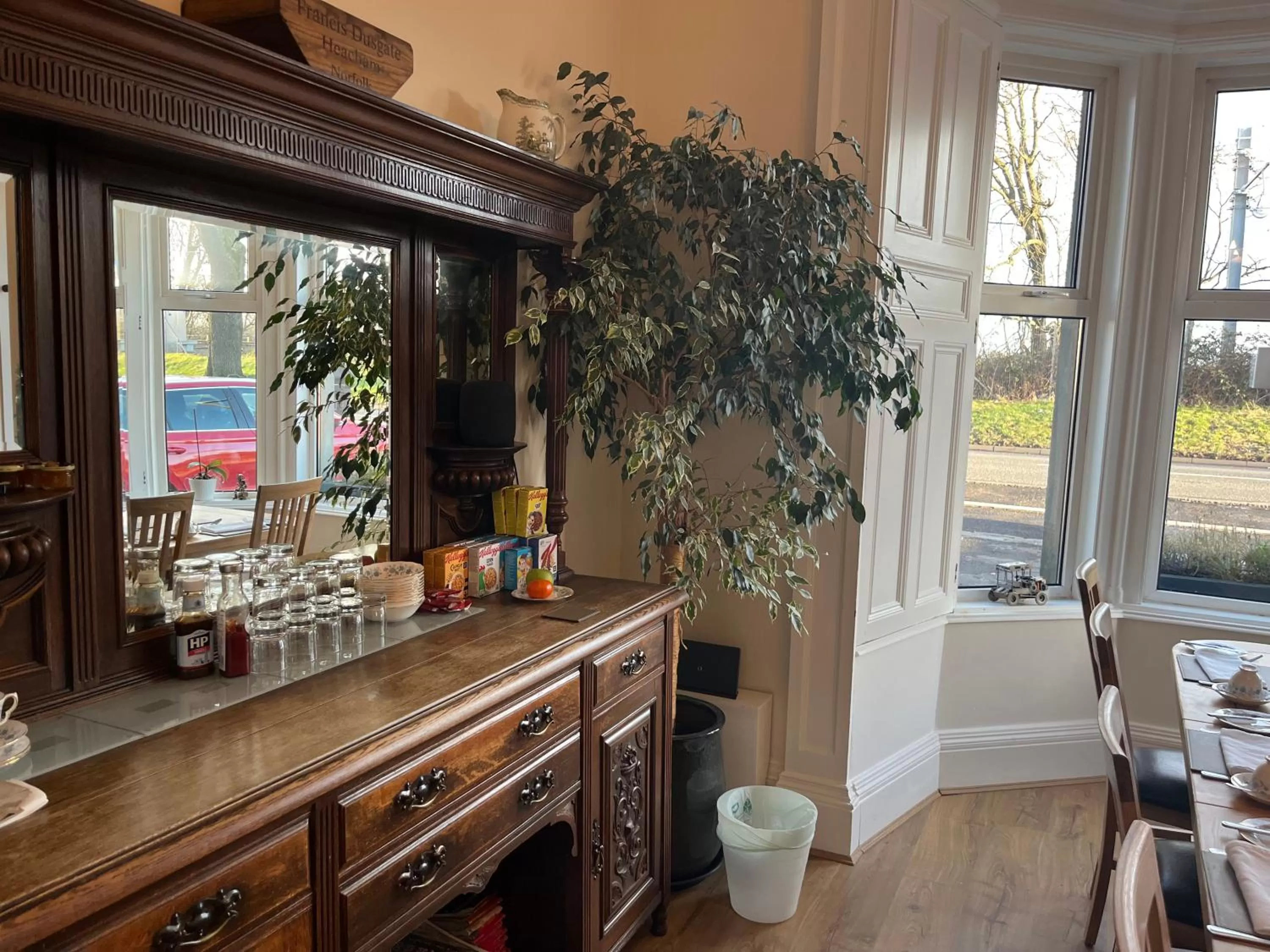 Dining area in Ravenswood Guest House