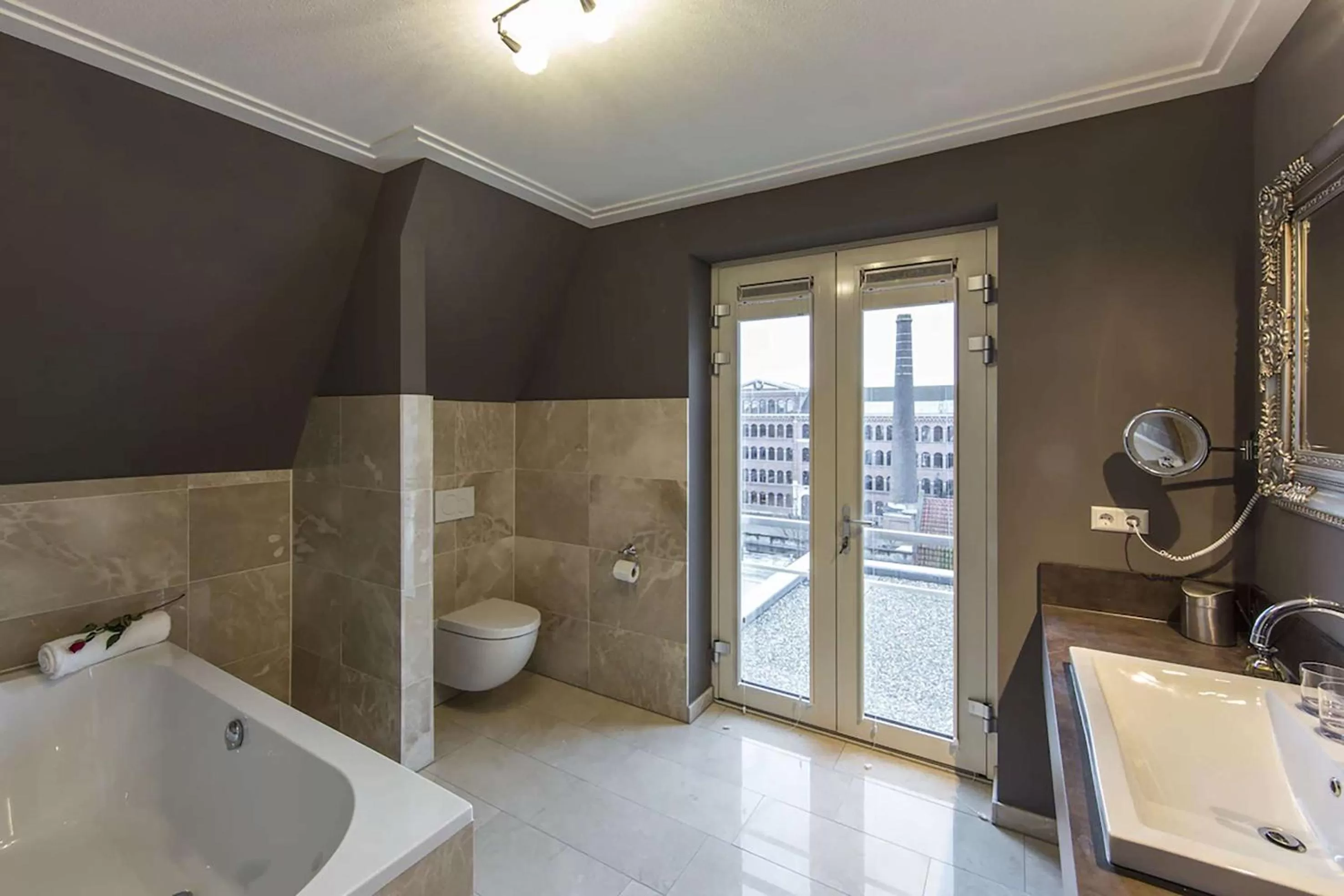Bathroom in Luxury Suites Amsterdam