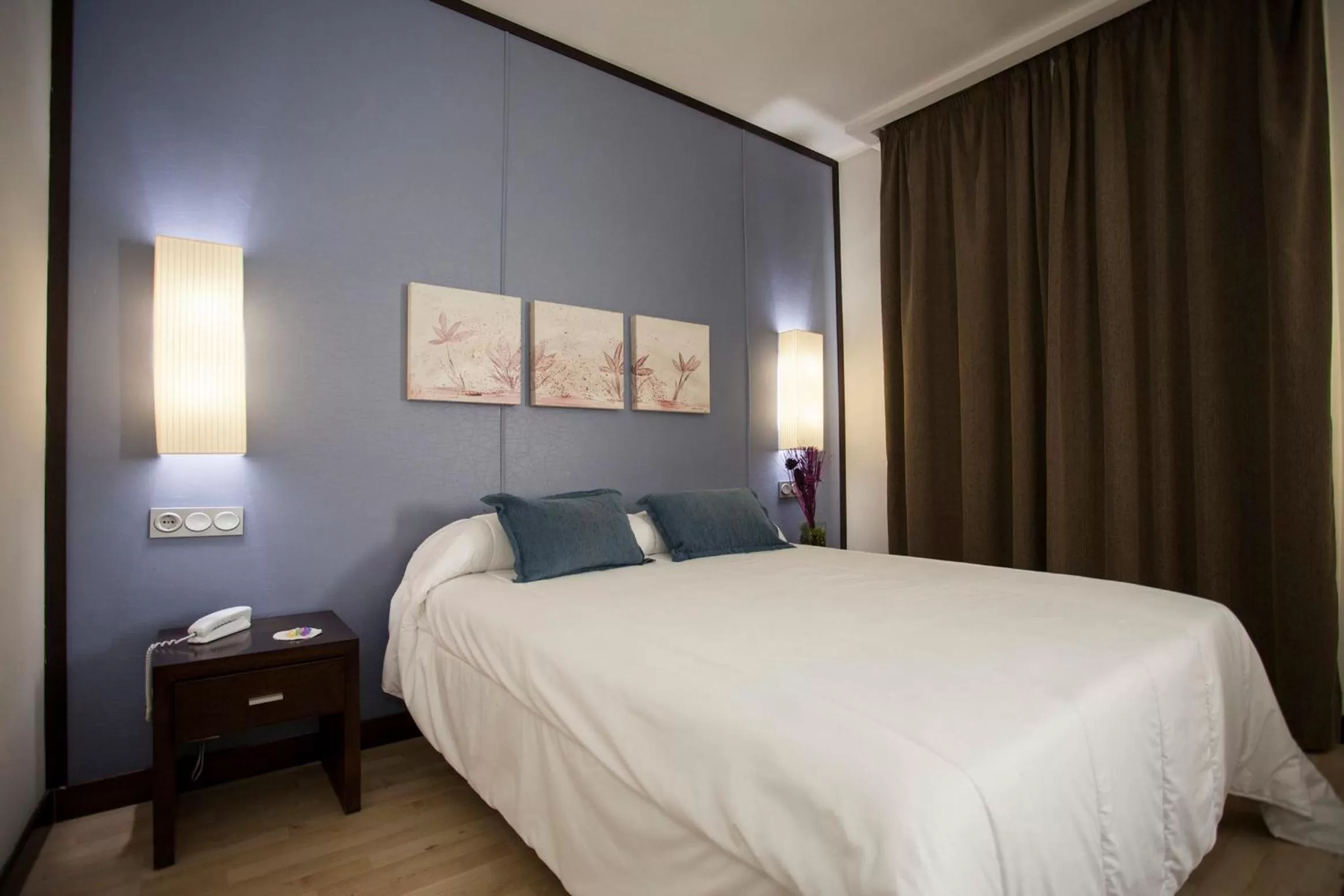 Decorative detail, Bed in Hotel Puerta de Ocaña