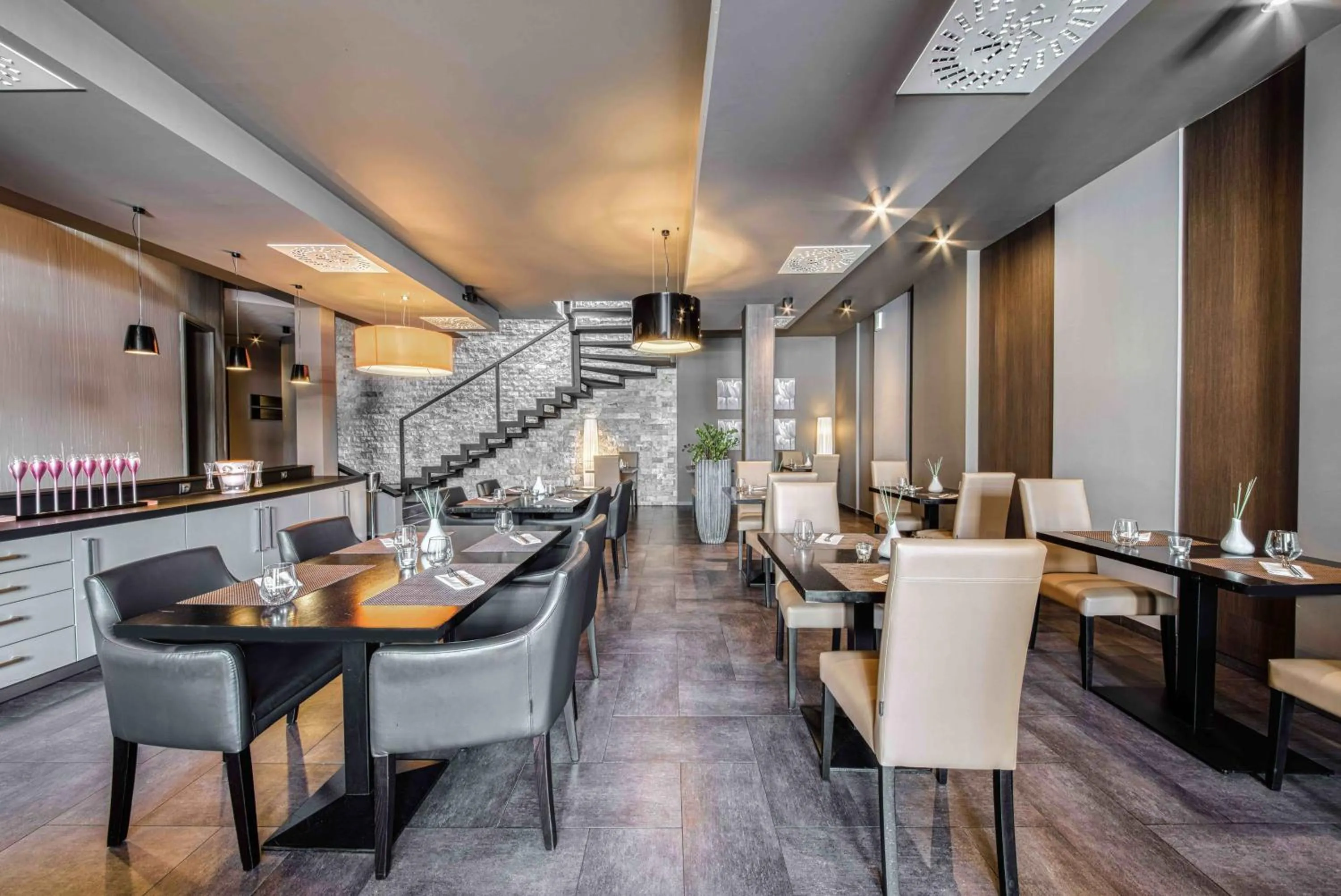 Restaurant/places to eat in Volcano Spa Hotel