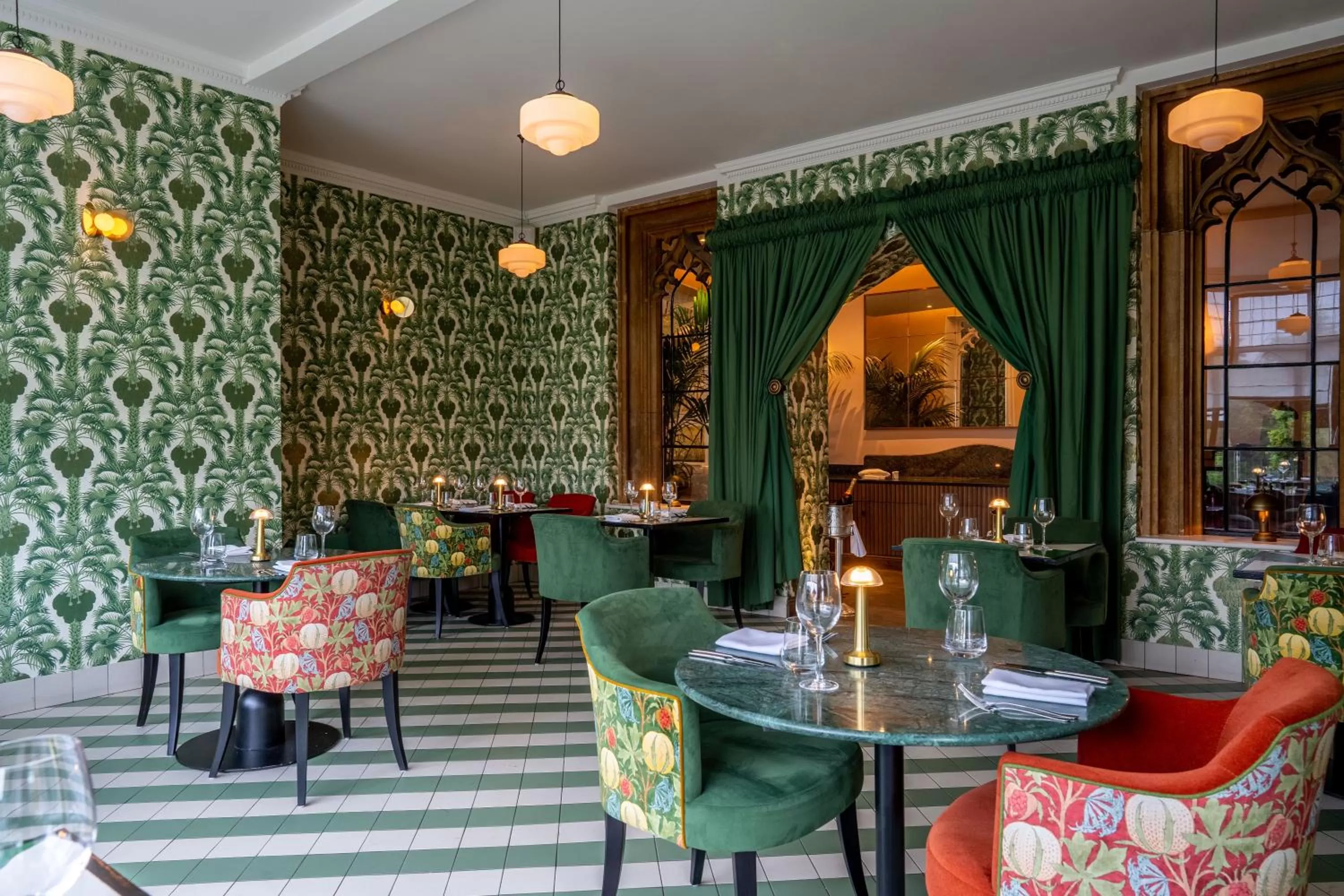 Restaurant/places to eat in Foxhills Club & Resort