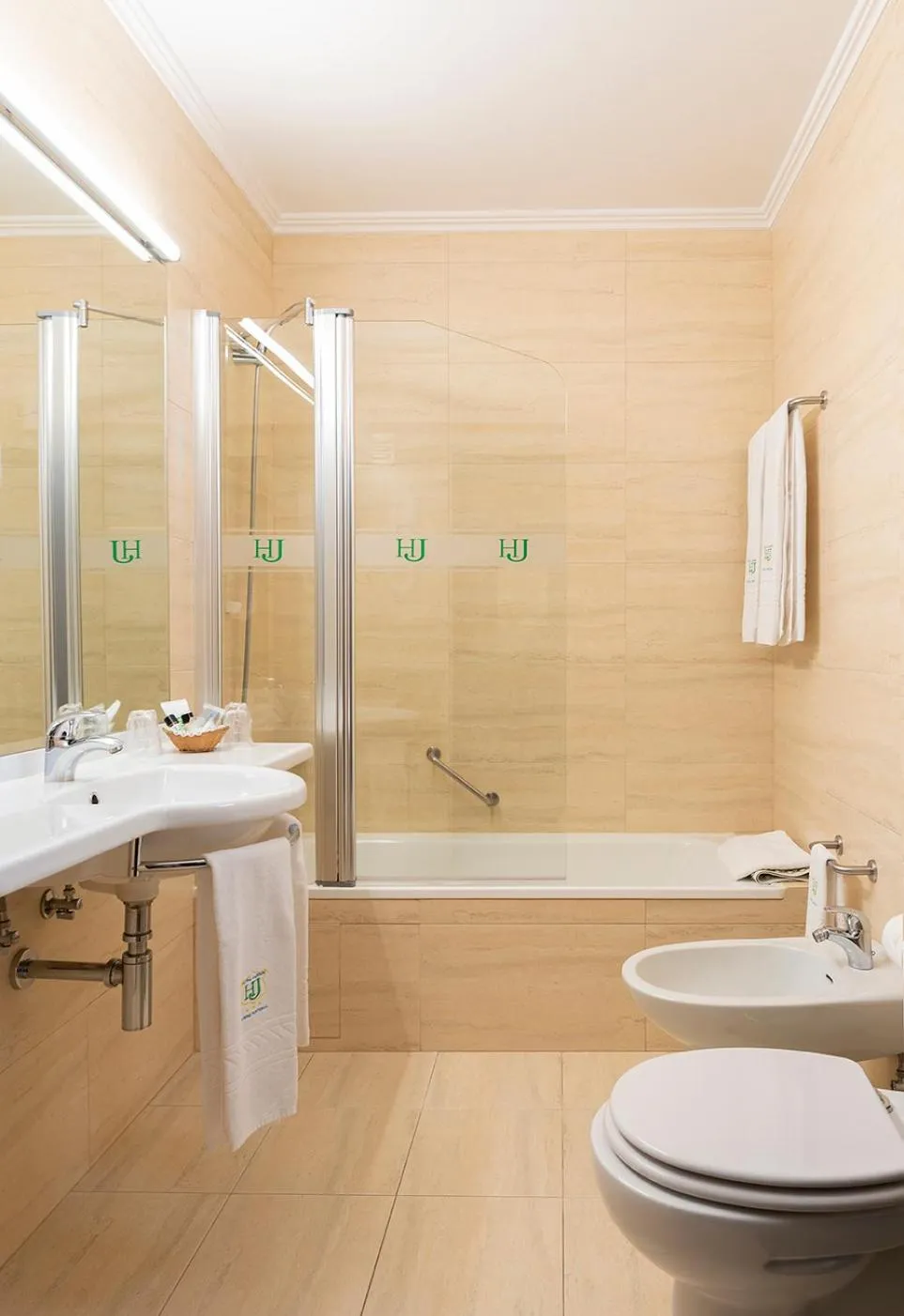 Toilet in Hotel Jardim