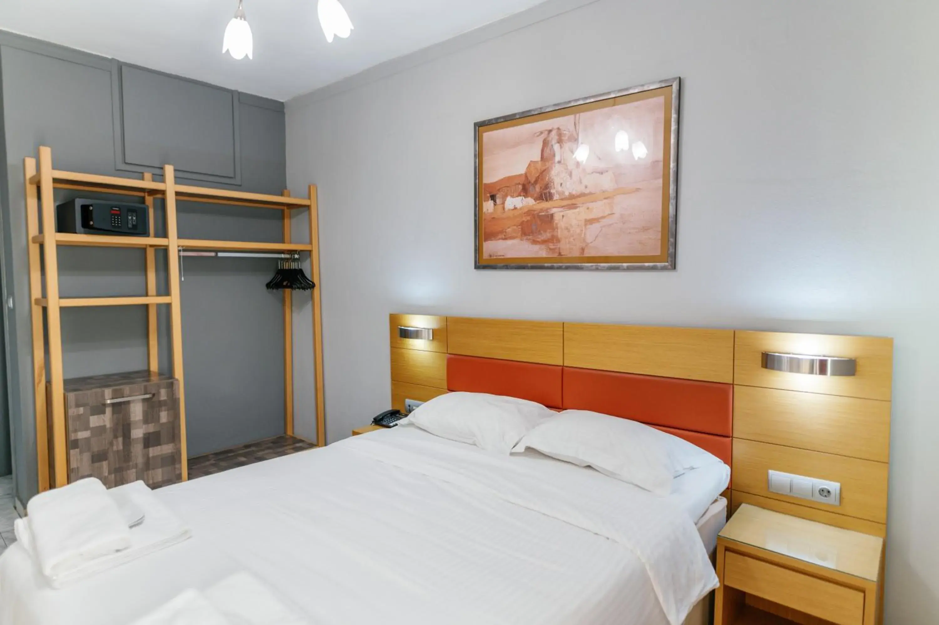 Single Room in Hotel Erika Single Room in Hotel Erika