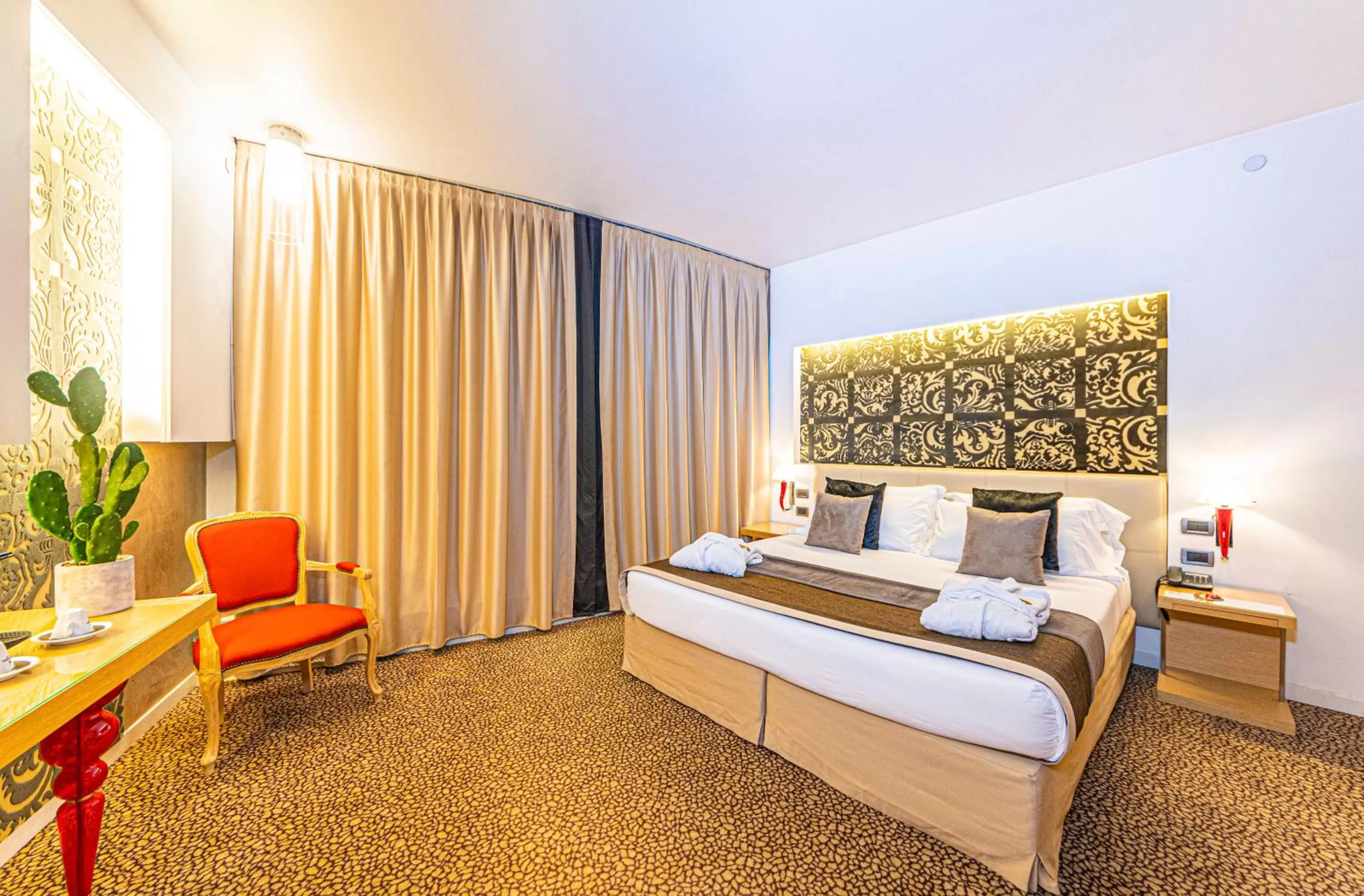 Bed in Antony Palace Hotel - Venice Airport