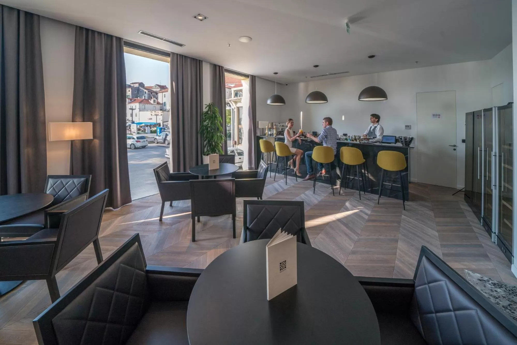 Lounge or bar in Bellevue Superior City Hotel