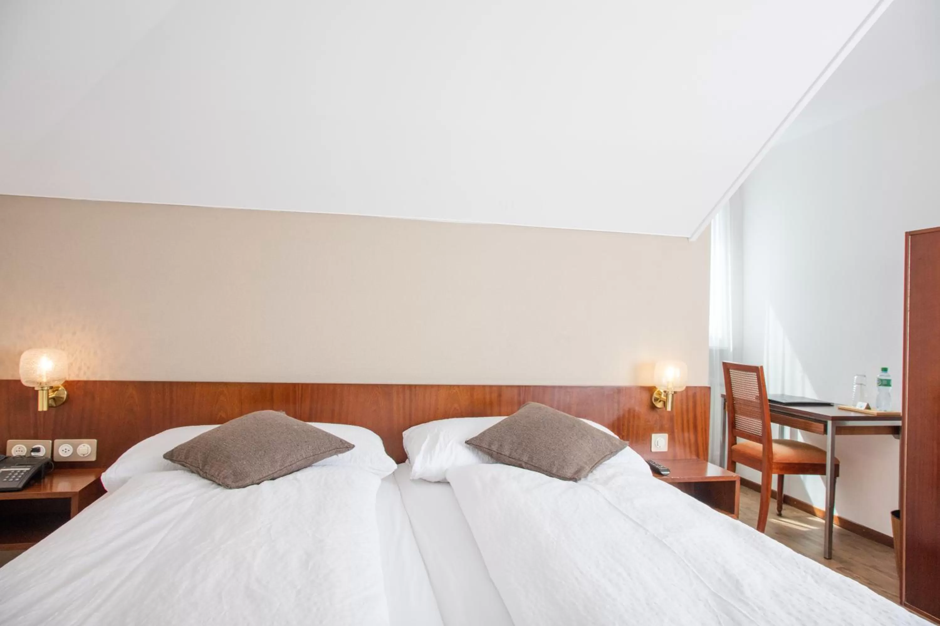 Bedroom, Bed in Hôtel de Chailly