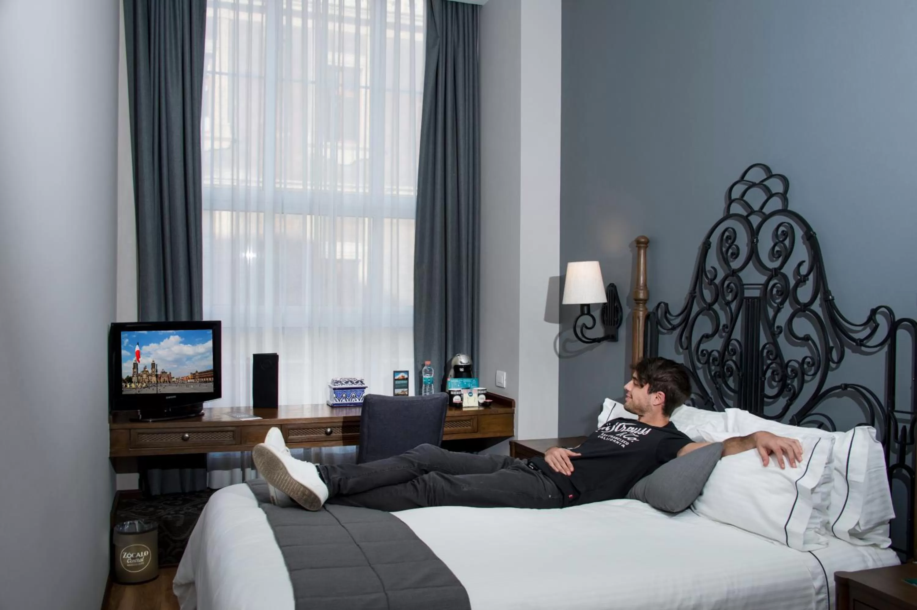 View (from property/room), Bed in Zocalo Central & Rooftop Mexico City