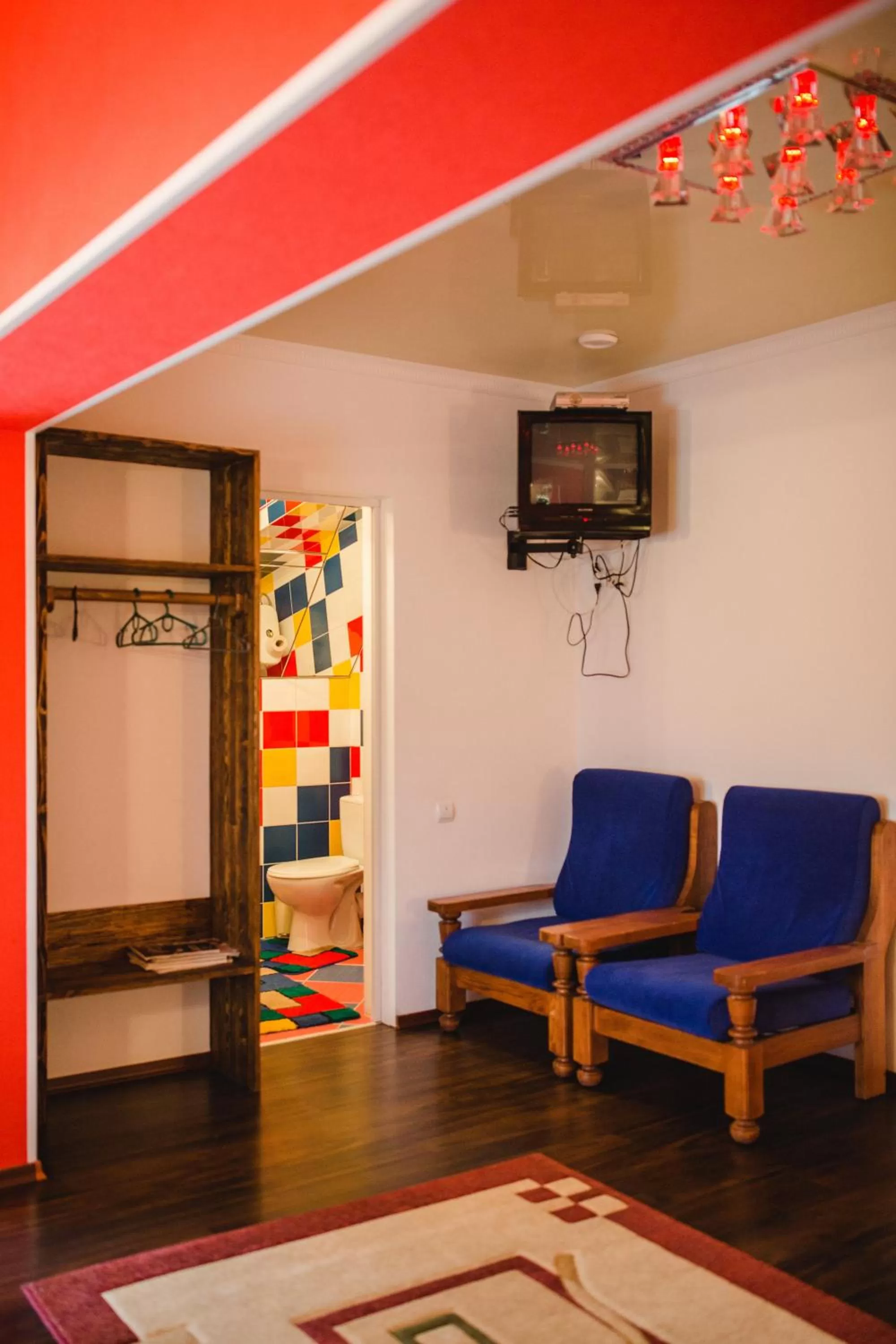 TV and multimedia in Kolyba Opryshkiv