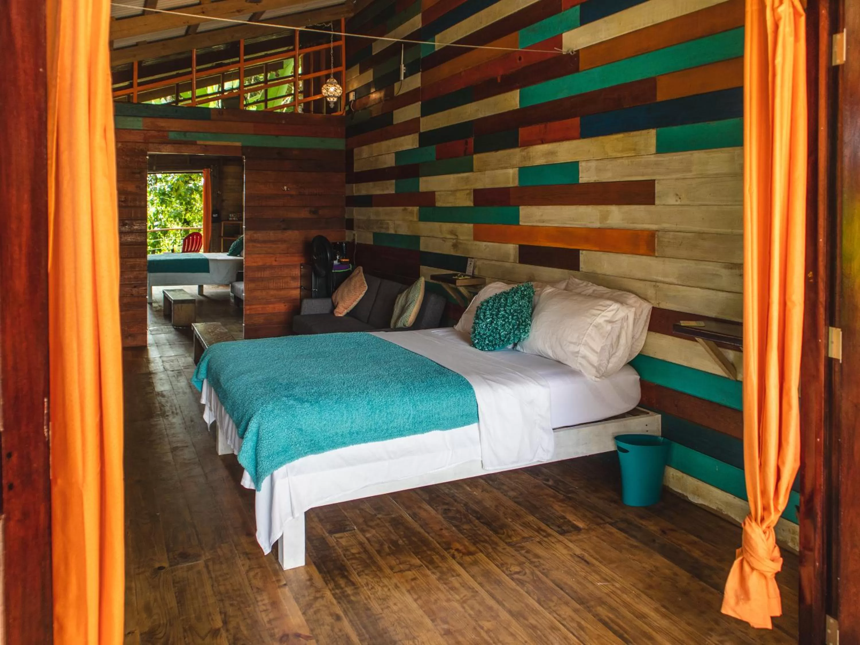 Photo of the whole room, Bed in Surf Break at Paunch