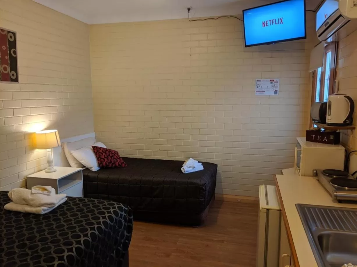 Photo of the whole room in Bondi Motel