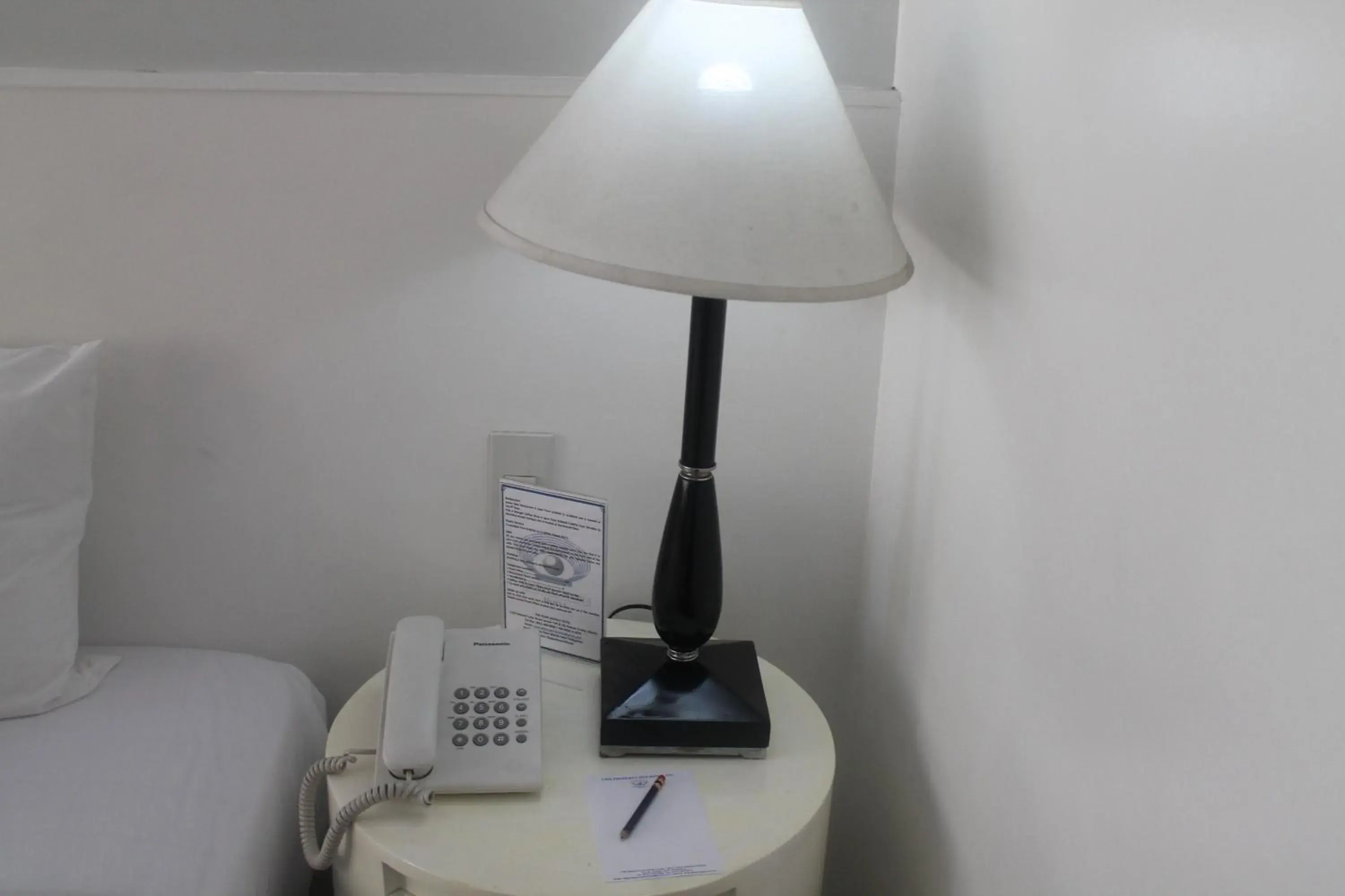 Superior King Room in Pearl Manila Hotel Superior King Room in Pearl Manila Hotel