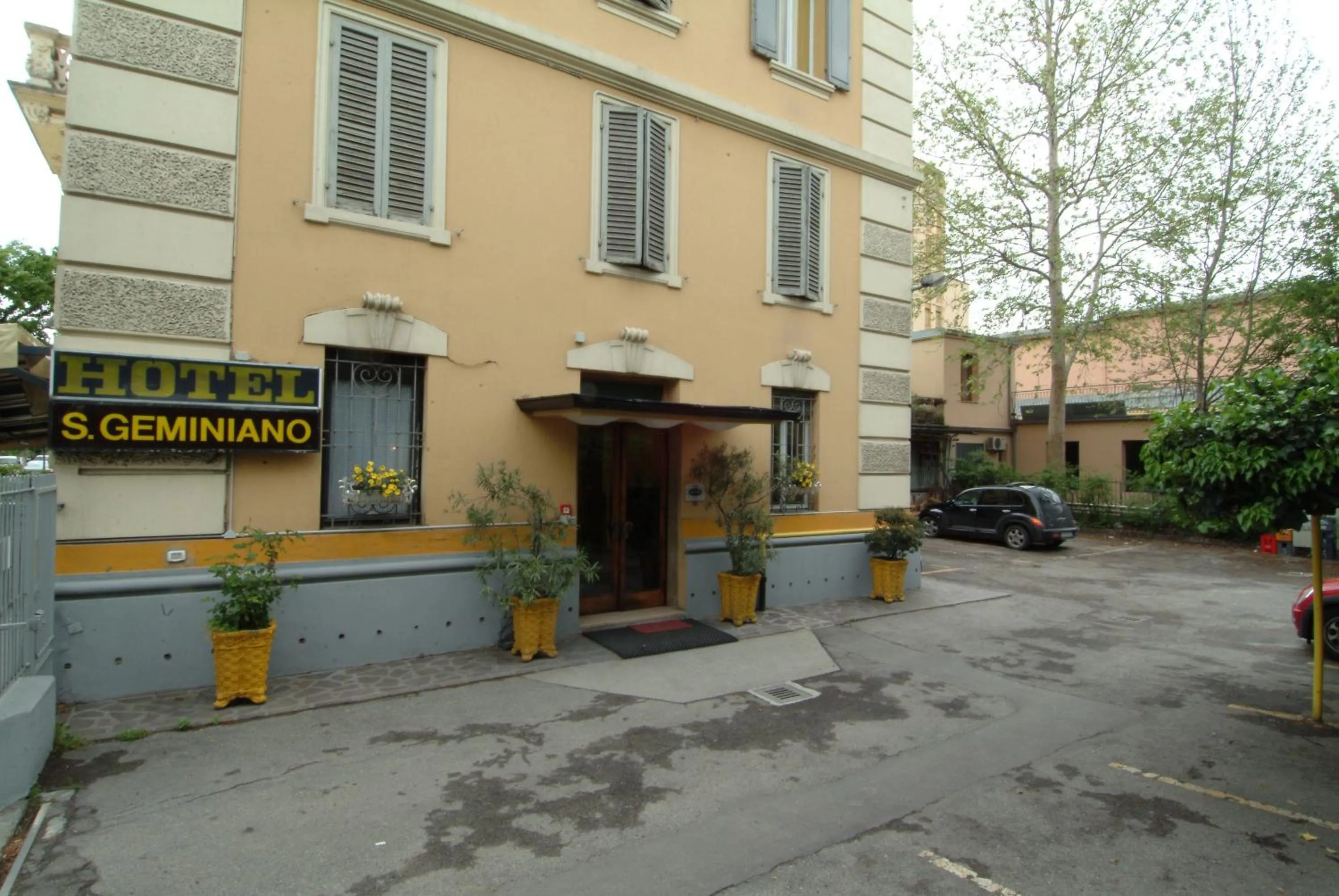 Facade/entrance in Hotel San Geminiano