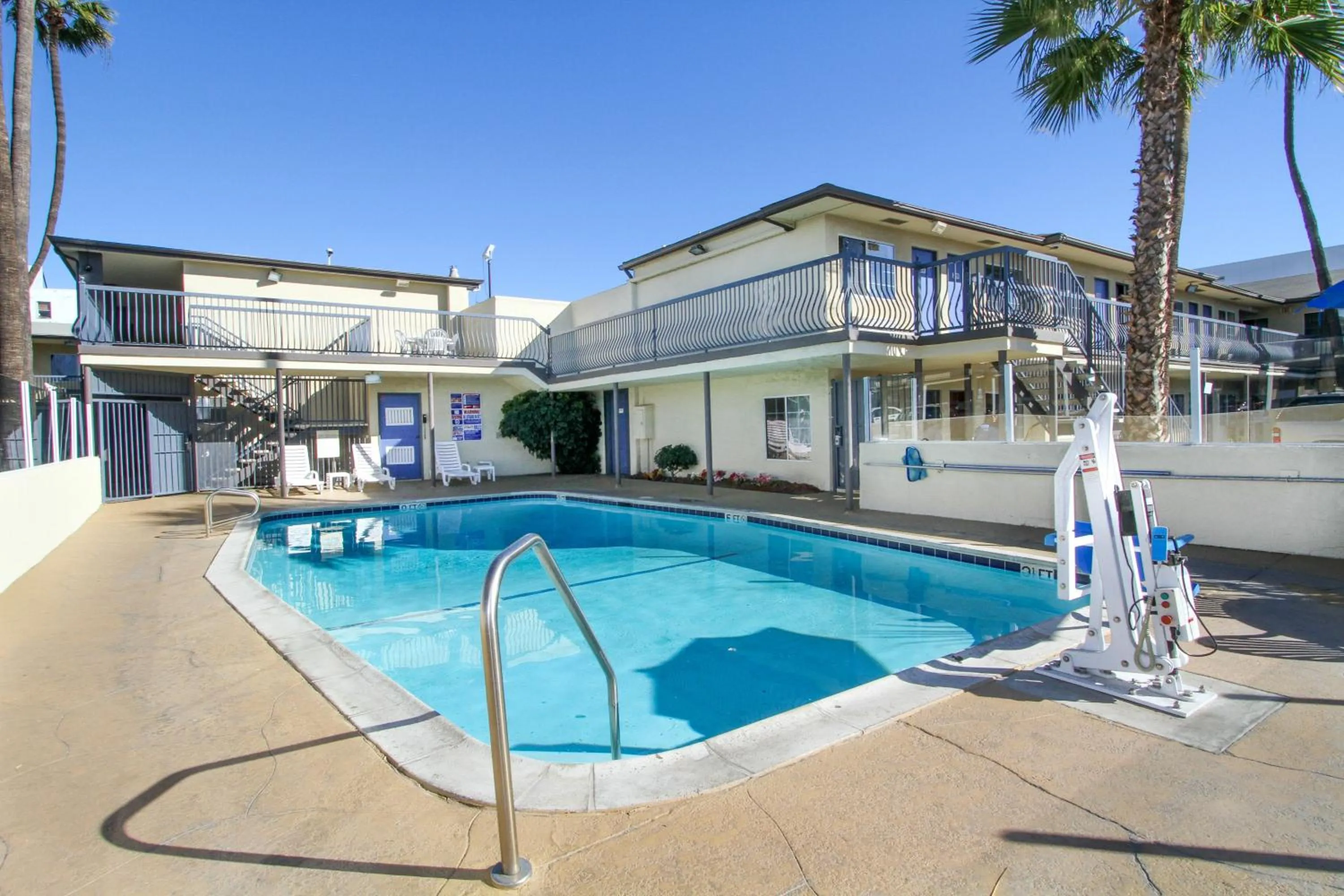 Property building in Motel 6 San Diego, CA Airport Harbor