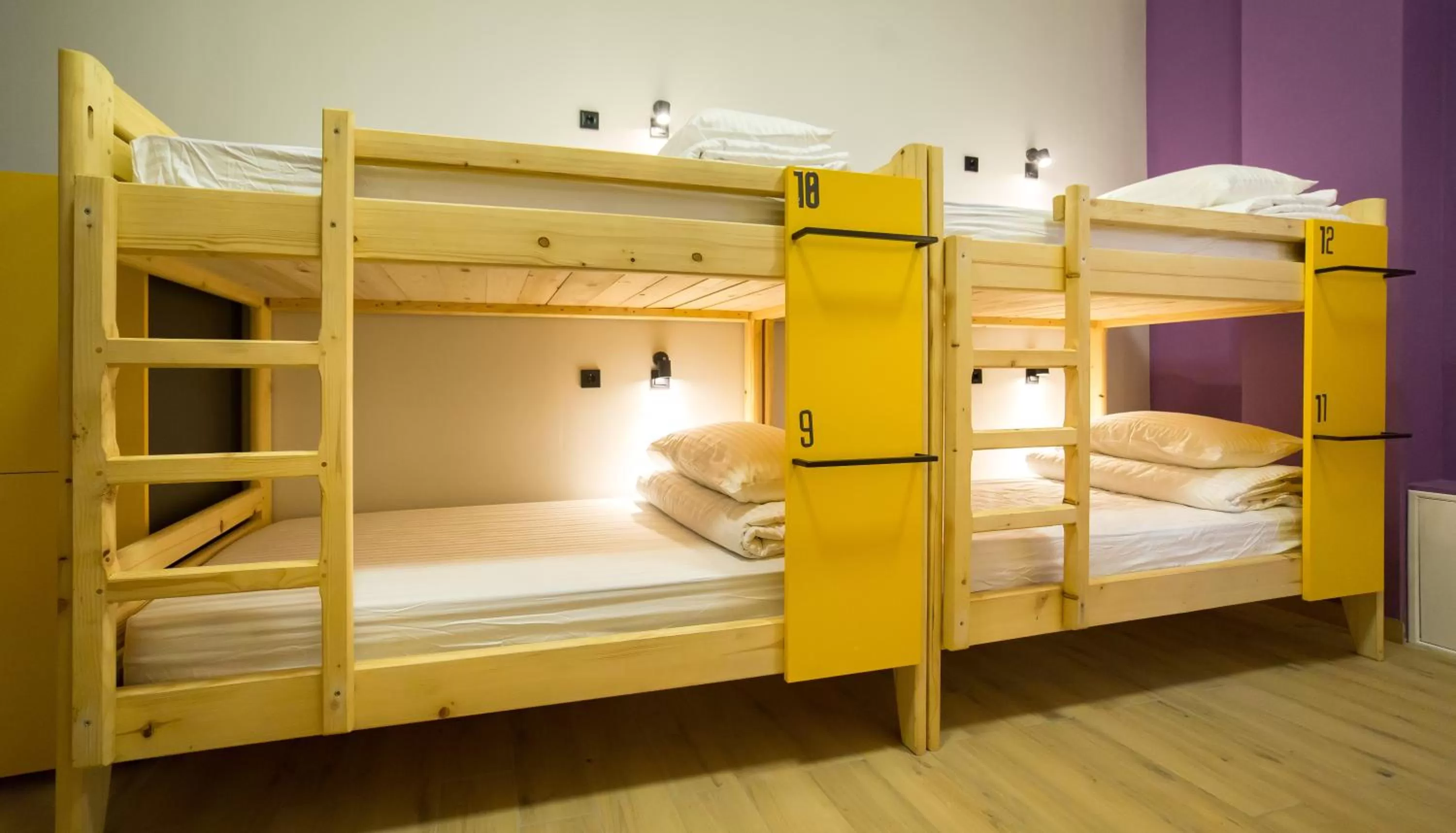 Bed in HOTEL Bee Station