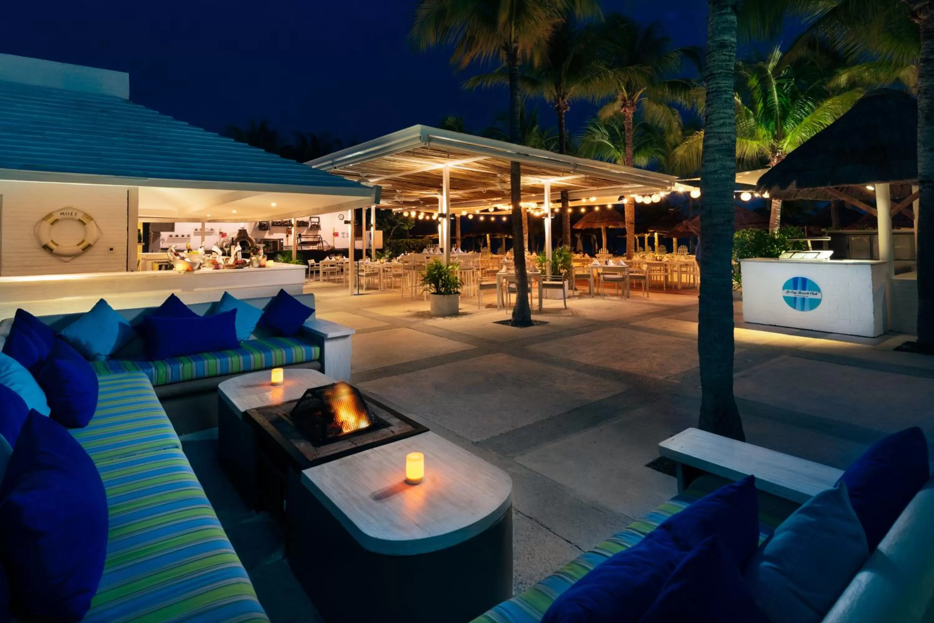 Restaurant/places to eat in Presidente InterContinental Cancun Resort