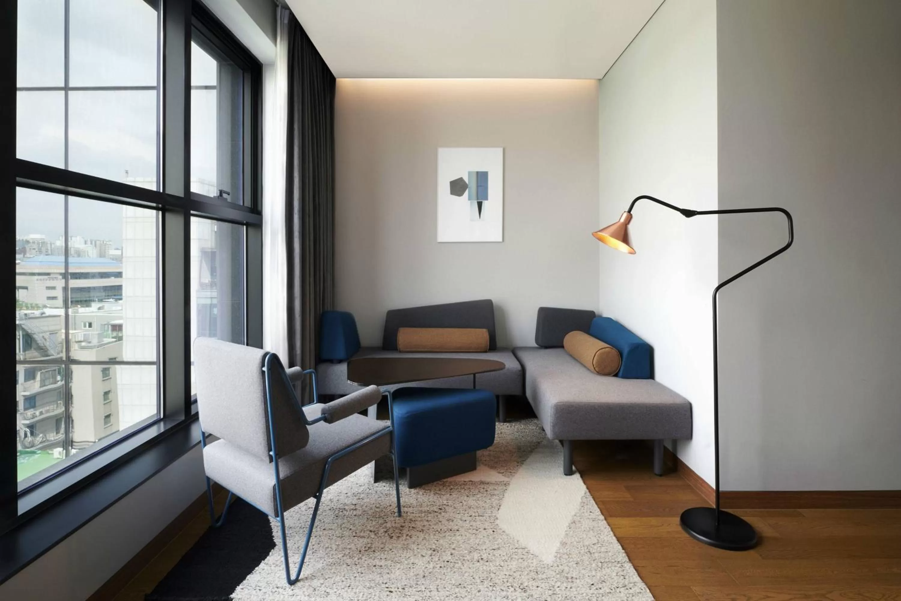 Living room, Bed in RYSE, Autograph Collection