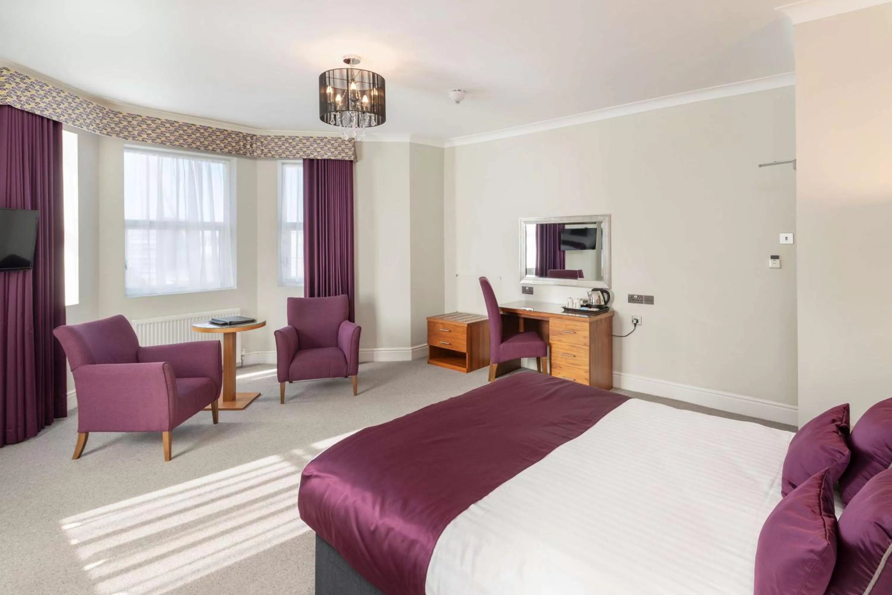 Photo of the whole room, Bed in New Continental Hotel; Sure Hotel Collection by Best Western