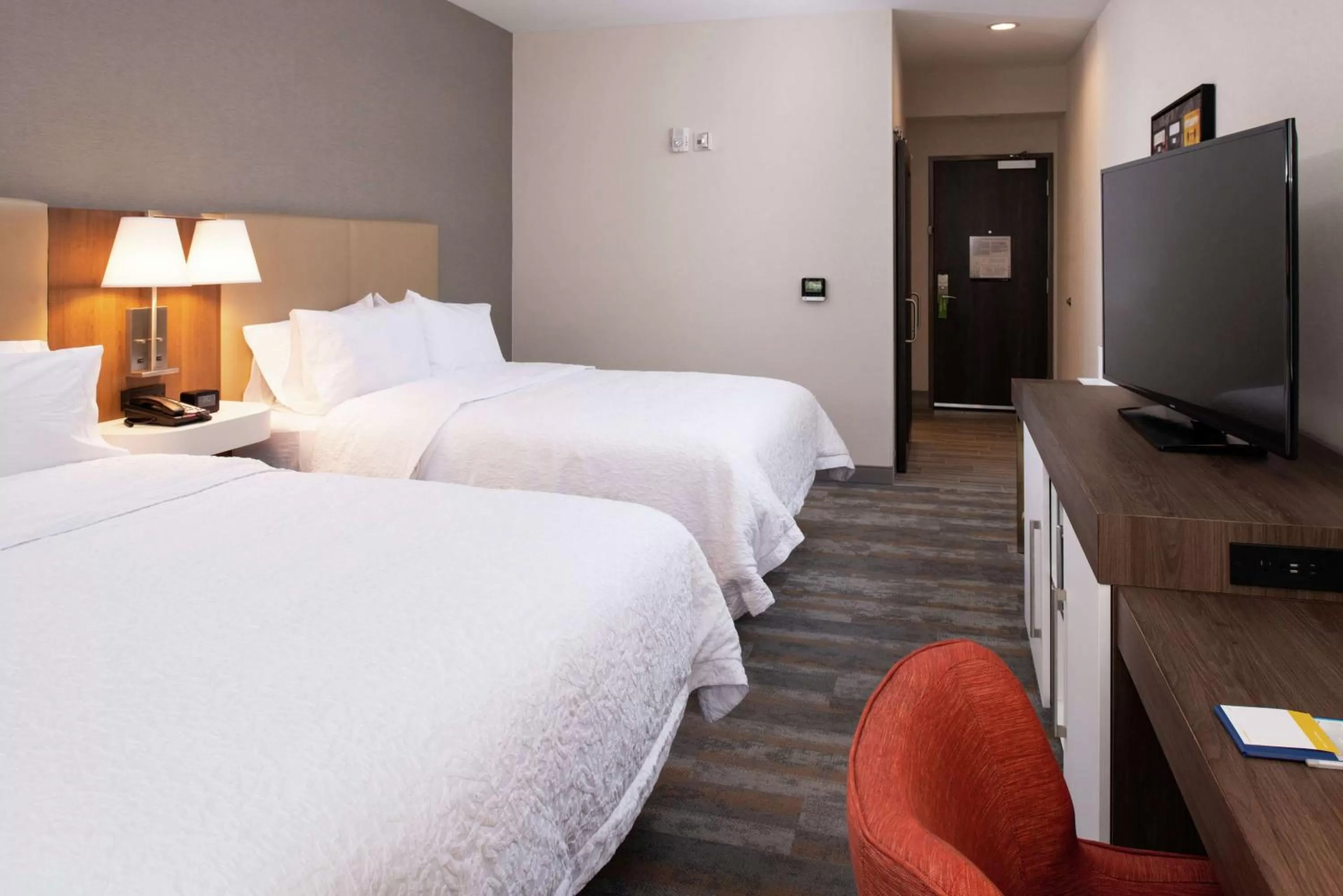 Bed in Hampton Inn & Suites Buena Park