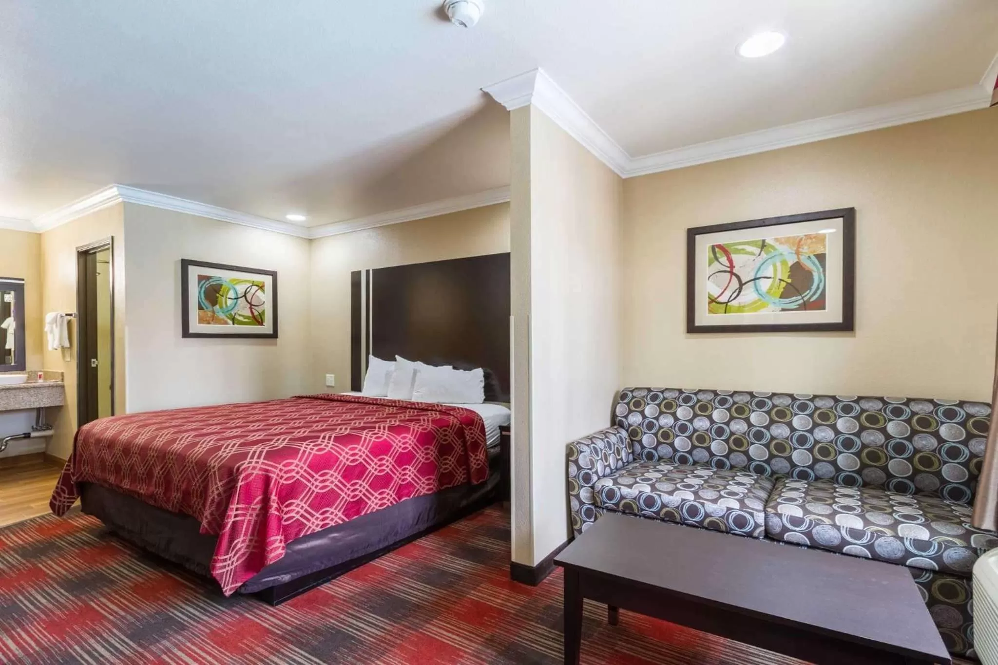 King Suite with Sofa Bed - Non-Smoking in Econo Lodge Inn & Suites Escondido Downtown