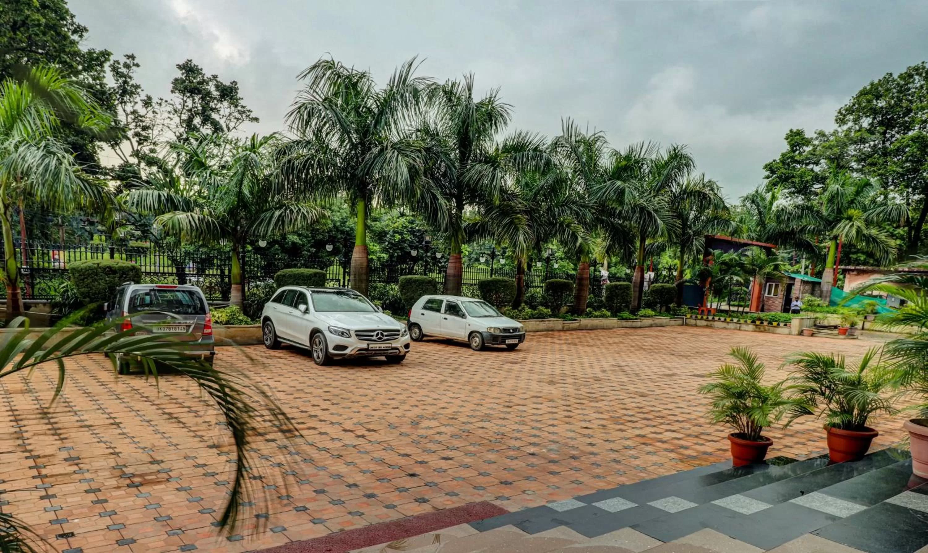 Parking in Treebo Premium Pearl Avenue Banquets And Lawn