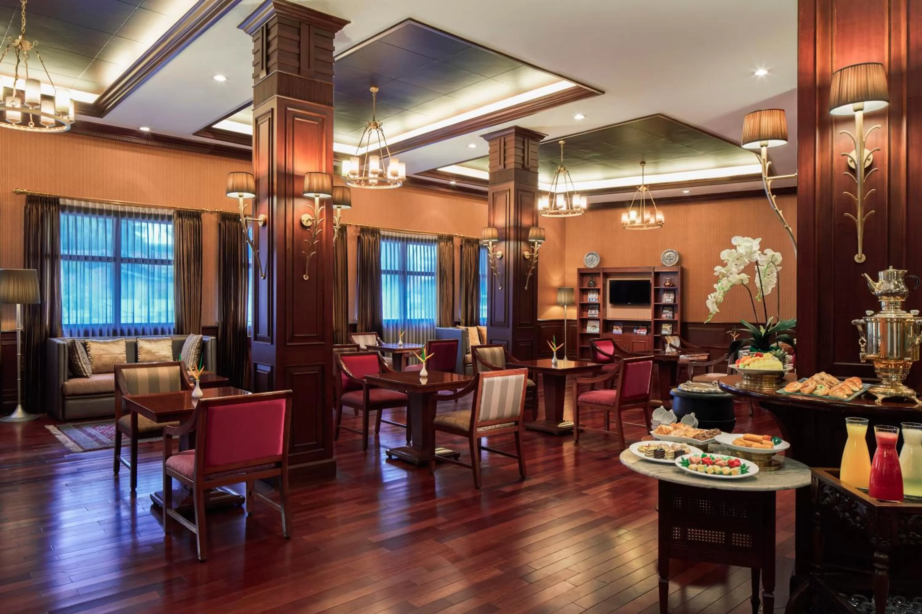 Restaurant/places to eat in Hotel Majapahit Surabaya MGallery