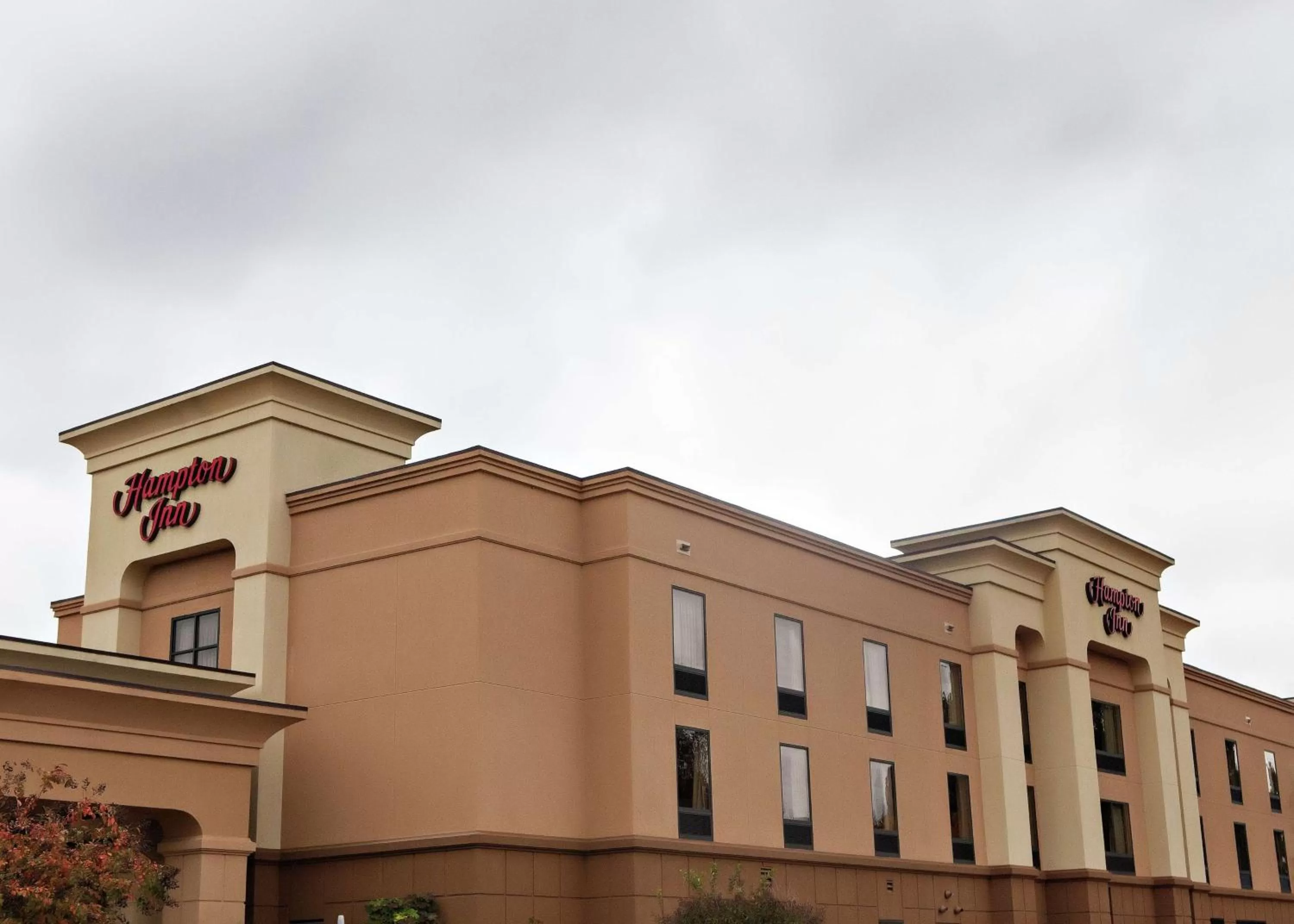 Property building in Hampton Inn Martin