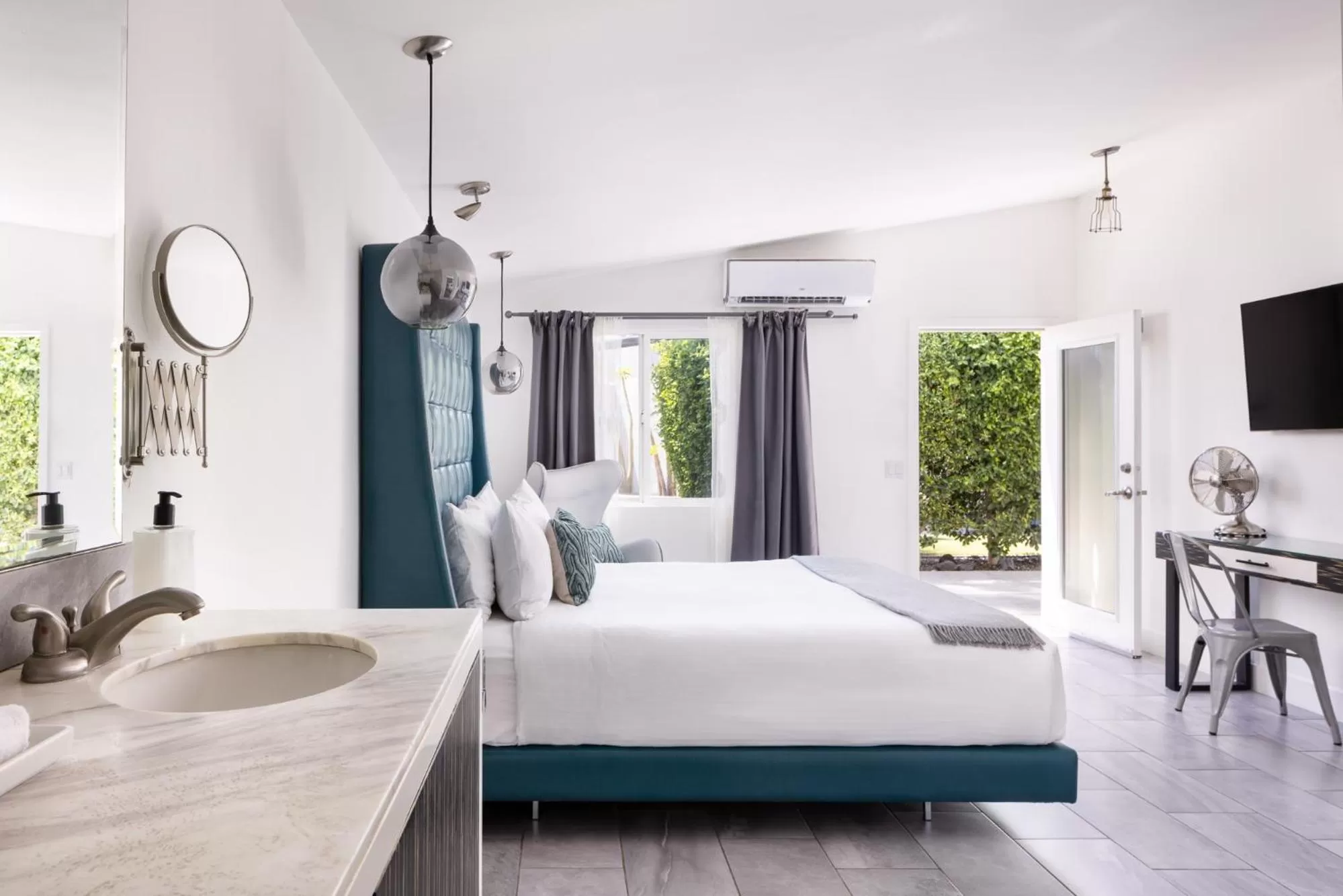 Bed in The Palm Springs Hotel