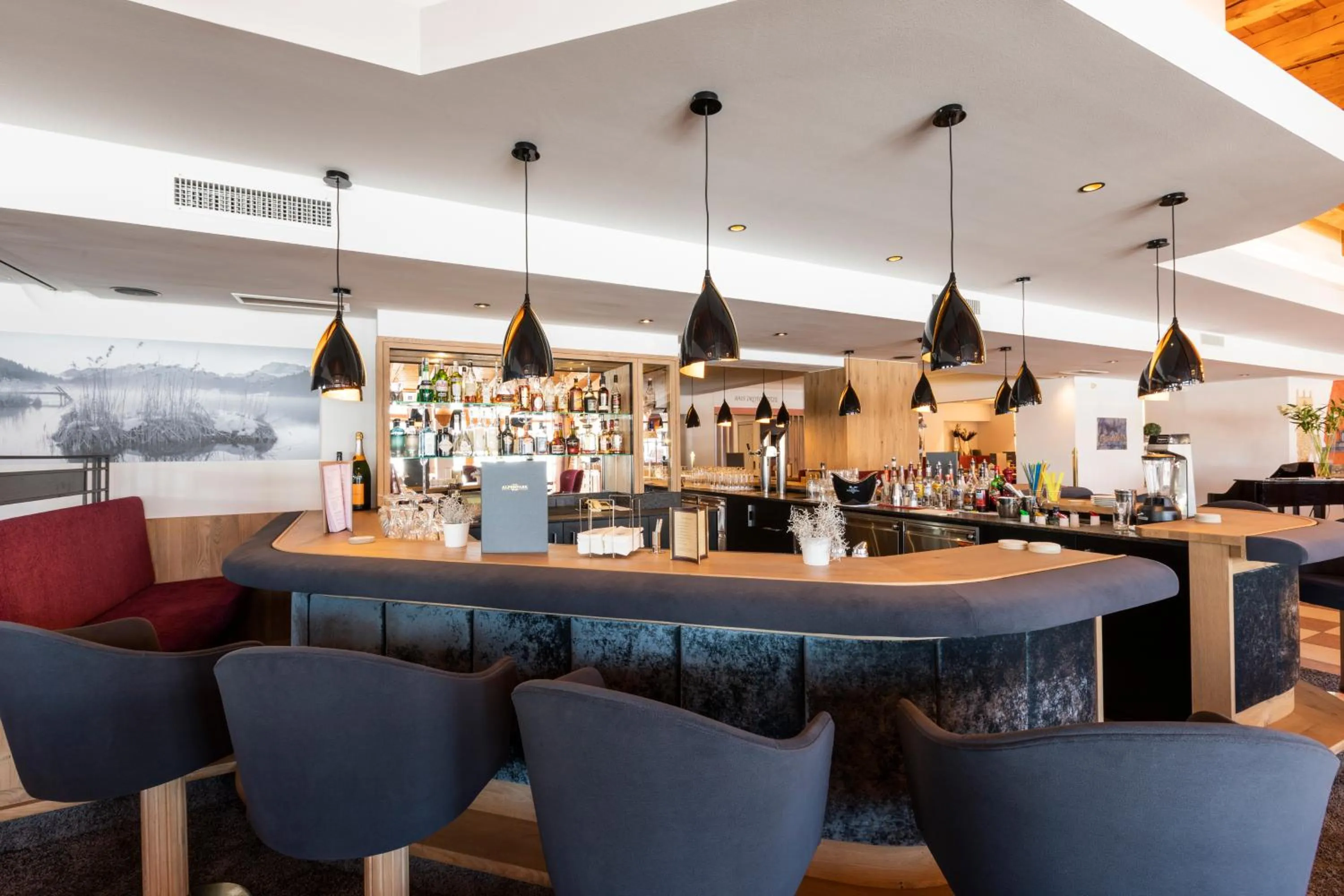 Lounge or bar in Alpenpark Resort Superior