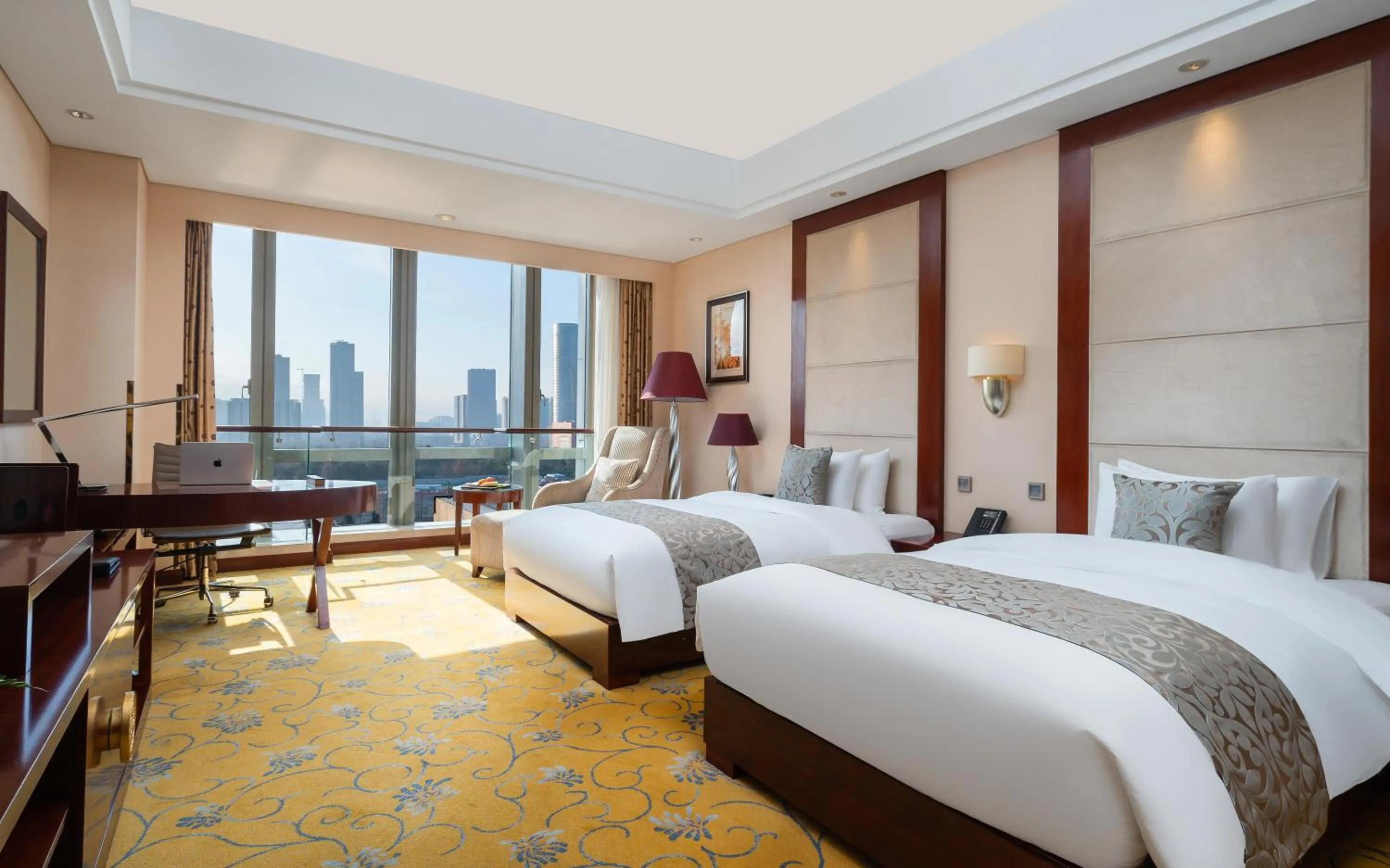 Bedroom, Bed in Howard Johnson Tropical Garden Plaza Kunming Chenggong