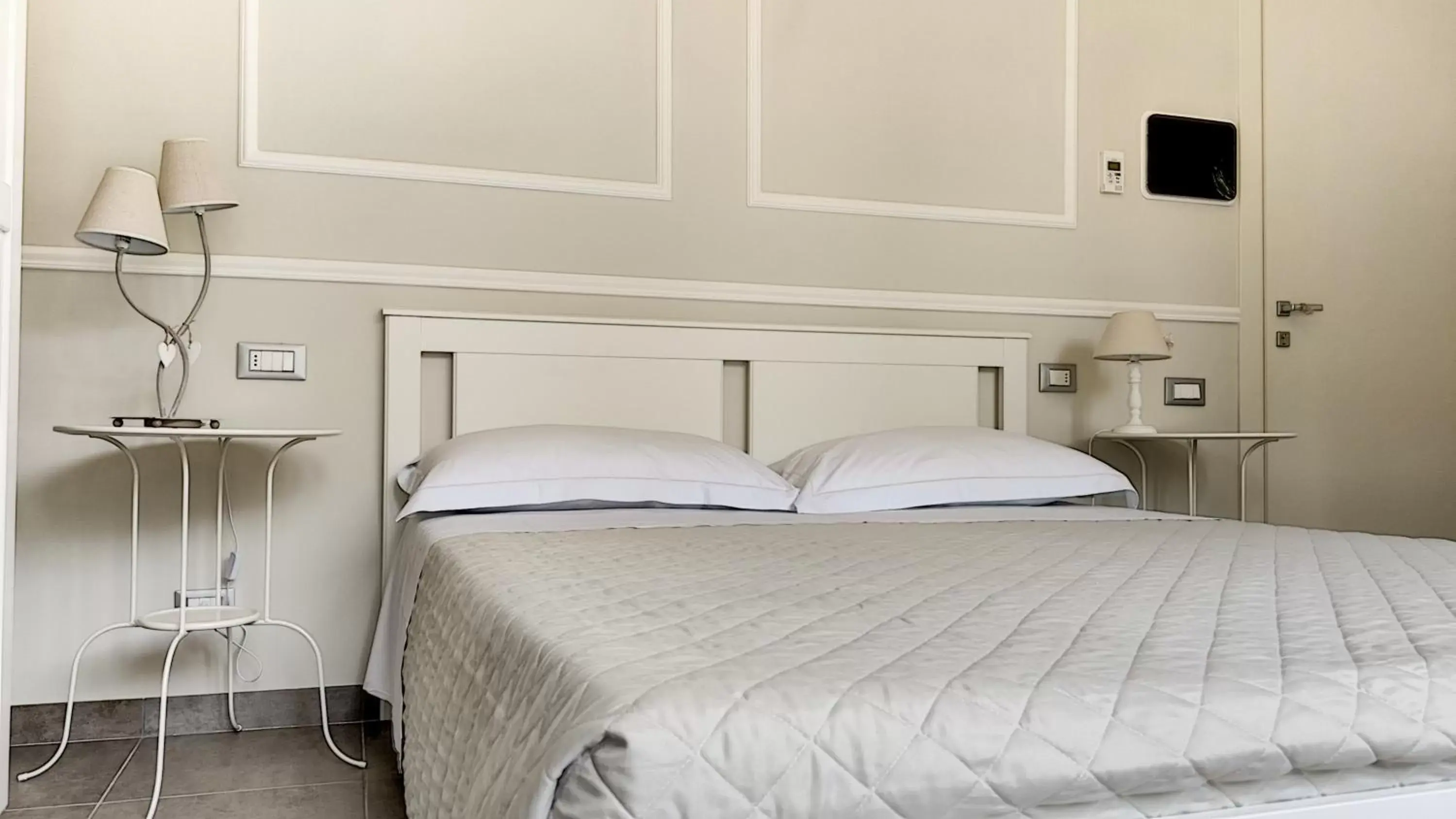 Double Room in LA DAMA ROOM&BREAKFAST Double Room in LA DAMA ROOM&BREAKFAST