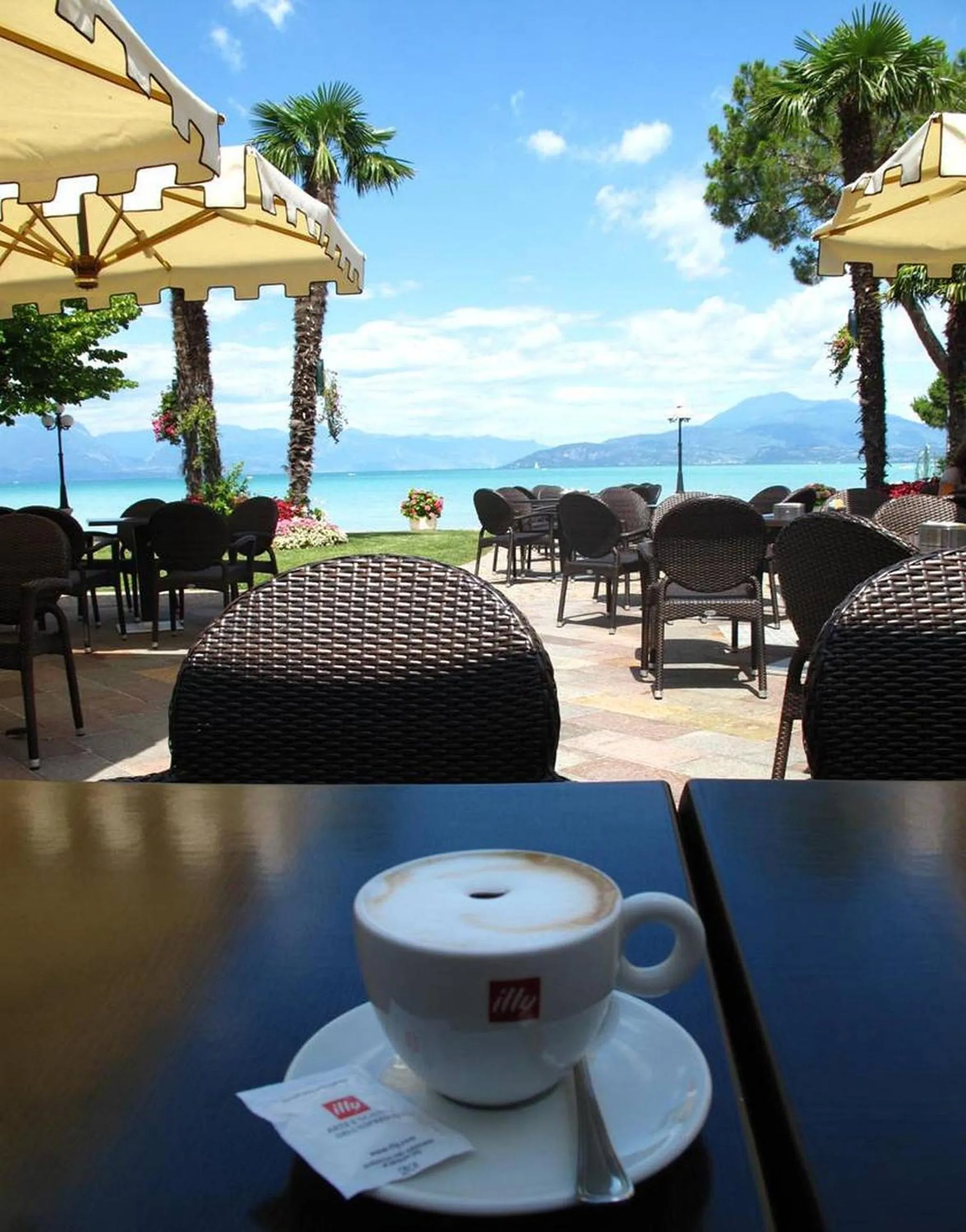 Restaurant/places to eat in Hotel Lugana Parco Al Lago