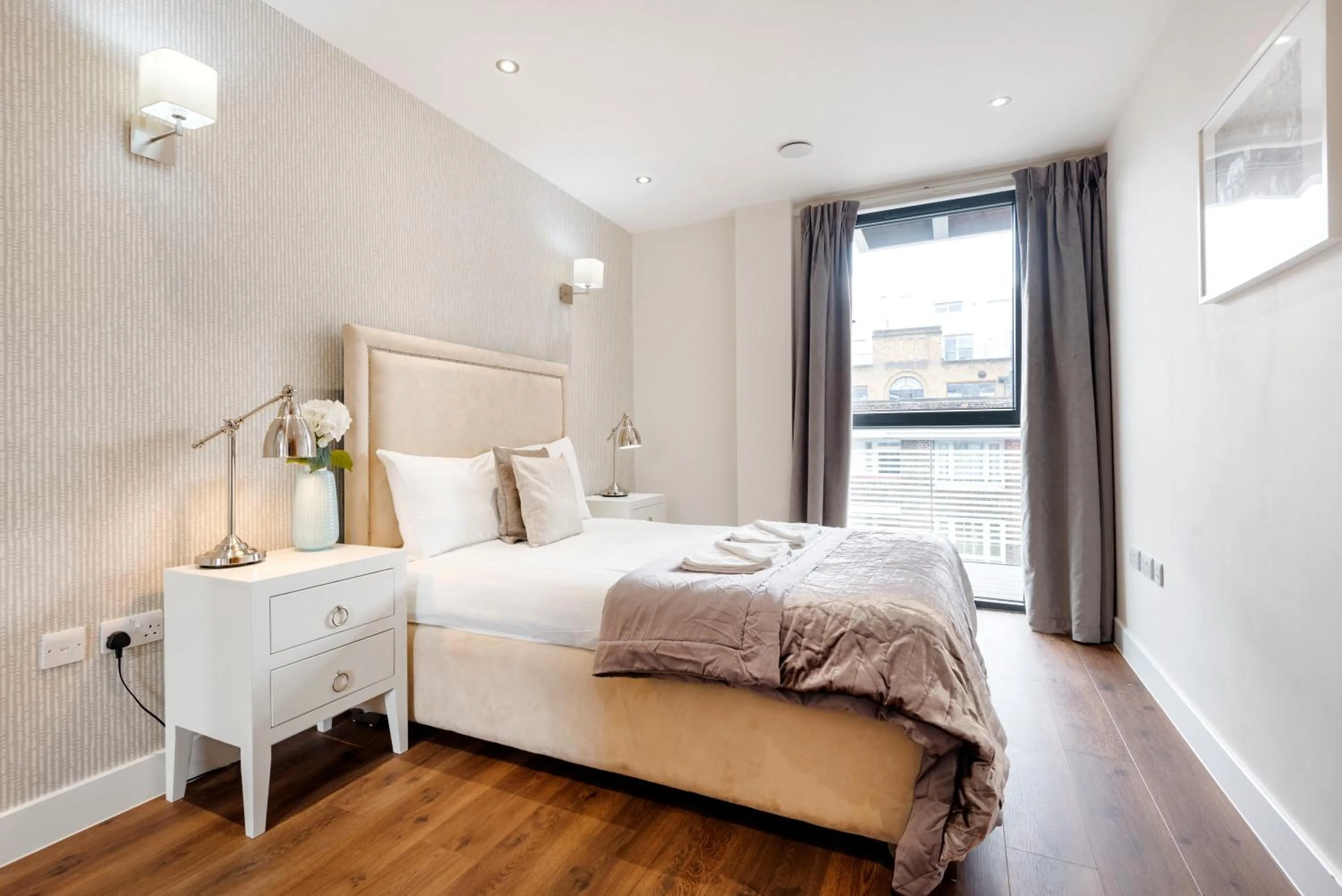 Bed in Twyne House Apartments