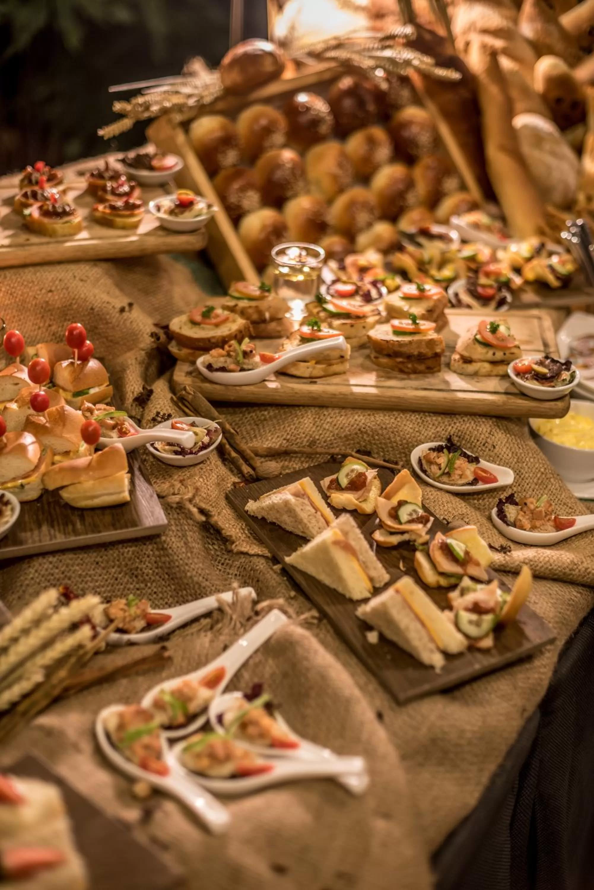 Restaurant/places to eat in Holiday Inn Cikarang Jababeka by IHG