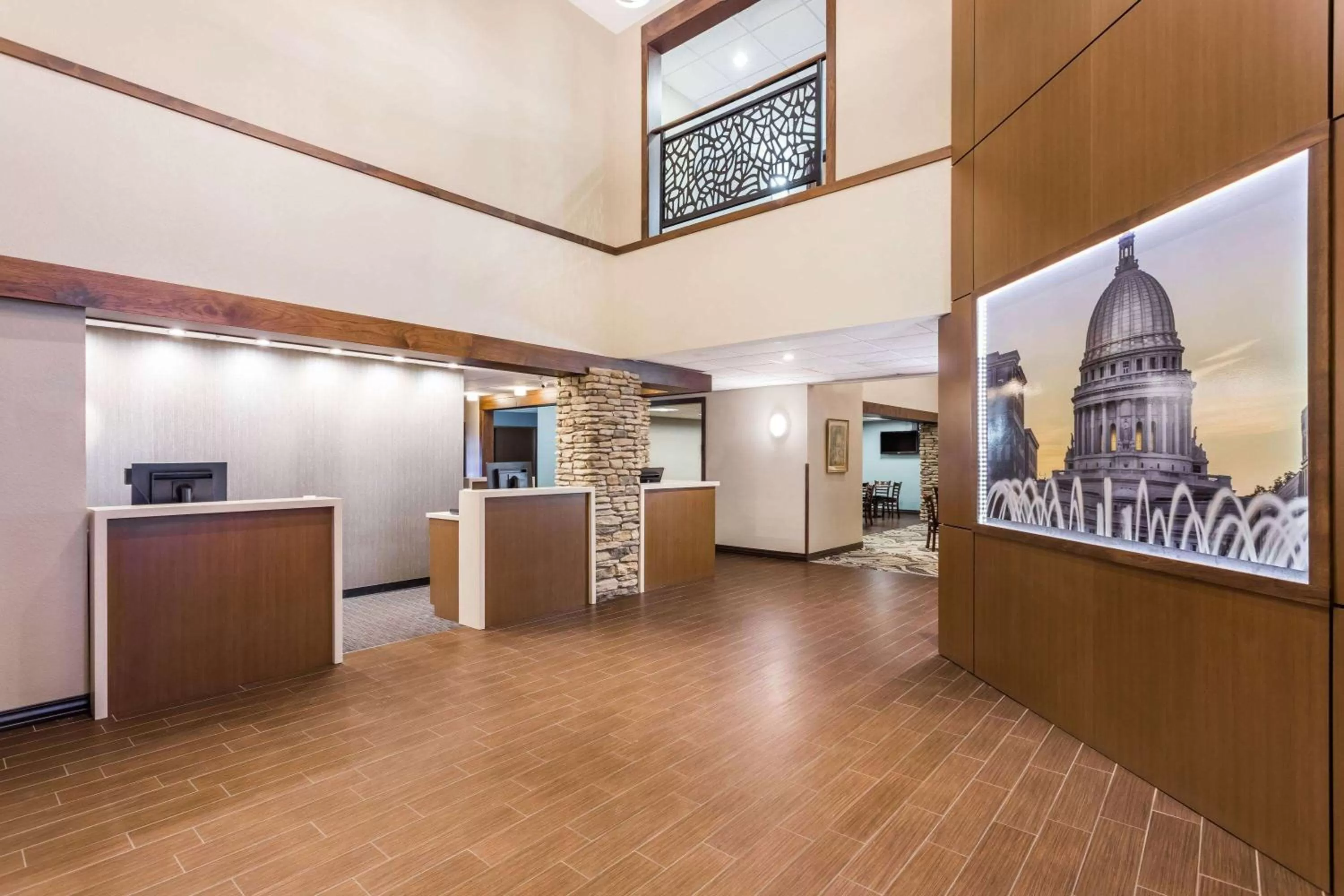Lobby or reception in Wyndham Garden Madison Fitchburg