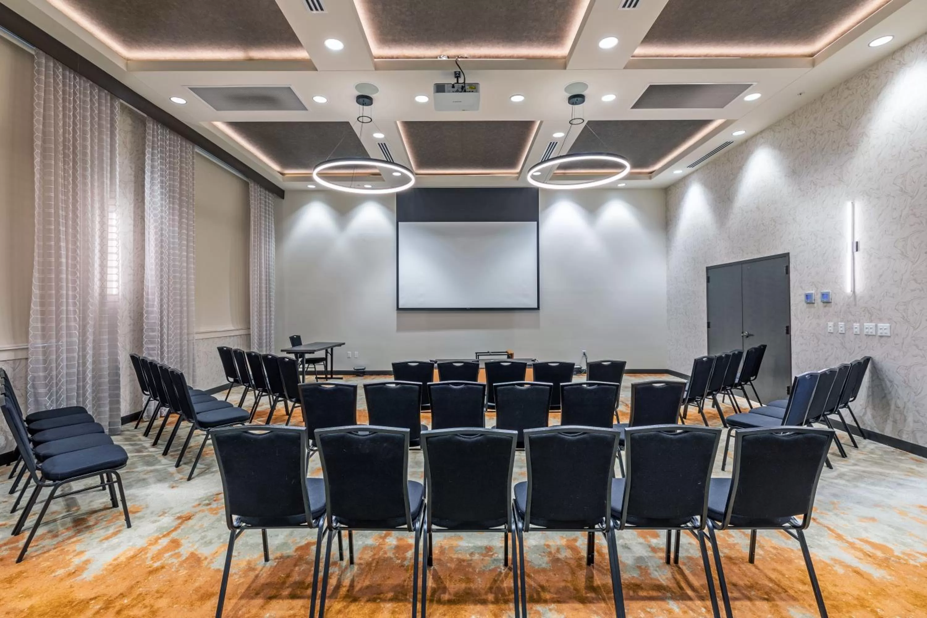 Meeting/conference room in Hotel Indigo Tulsa DWTN/Entertainment Area