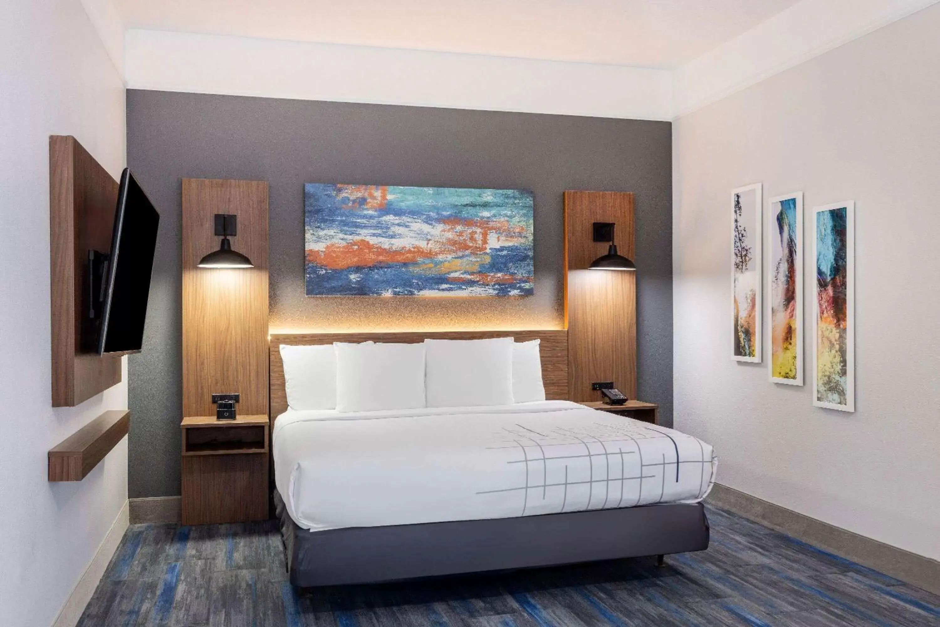 One-Bedroom King Suite - Mobility Access/Non-Smoking in La Quinta by Wyndham St. George One-Bedroom King Suite - Mobility Access/Non-Smoking in La Quinta by Wyndham St. George