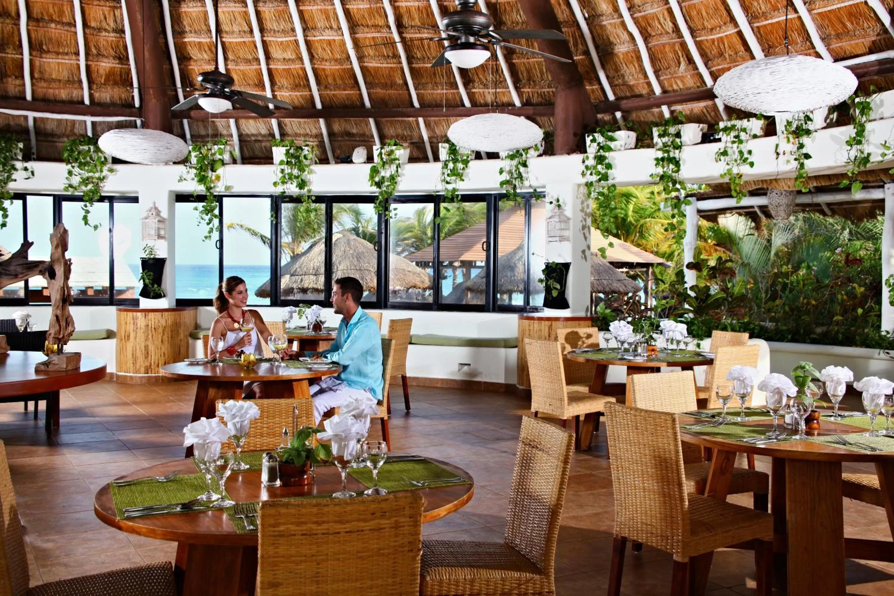 Restaurant/places to eat in Select Club at Sandos Caracol All Inclusive - Adults Only Area