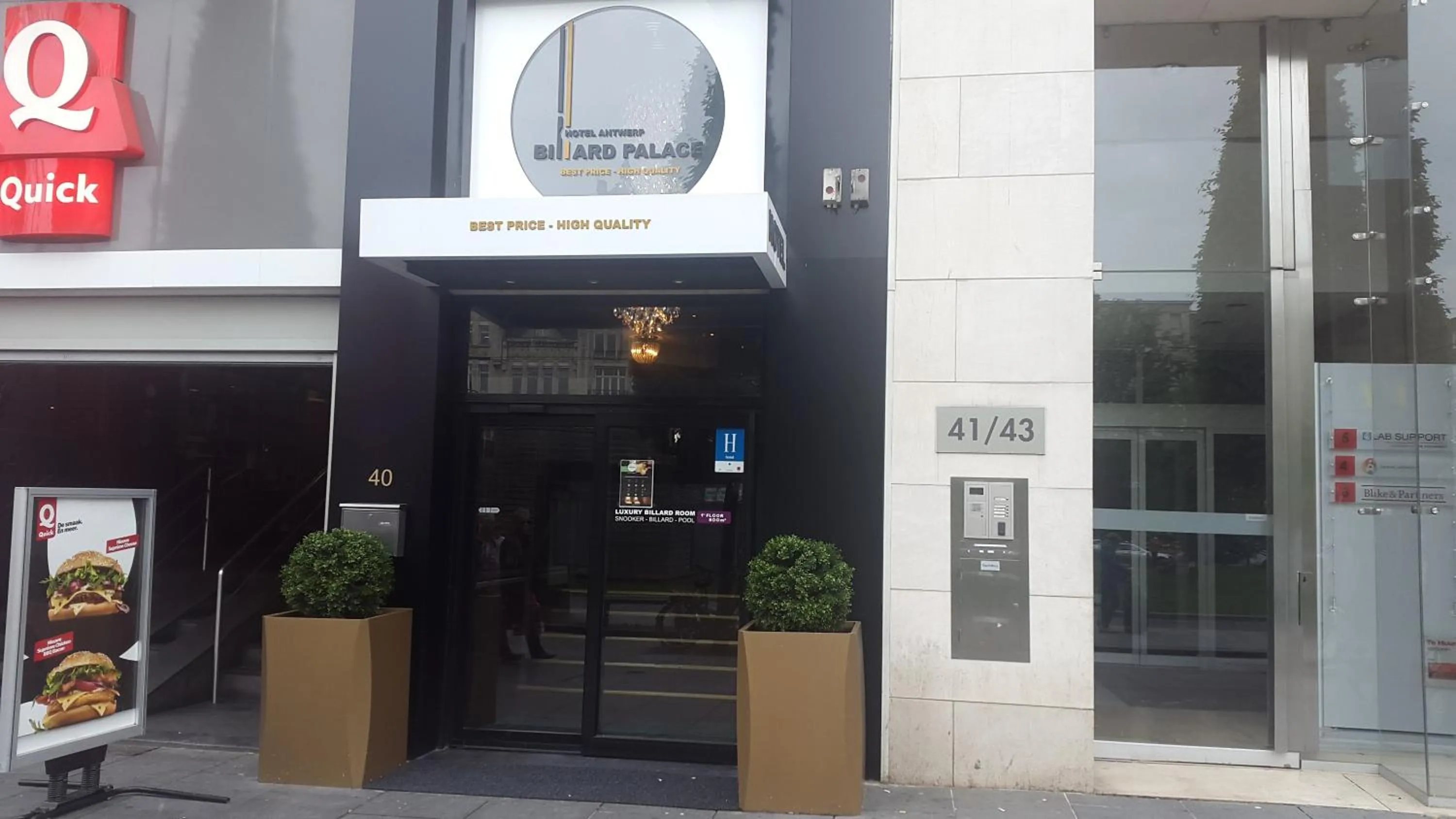 Facade/Entrance in Hotel Antwerp Billard Palace