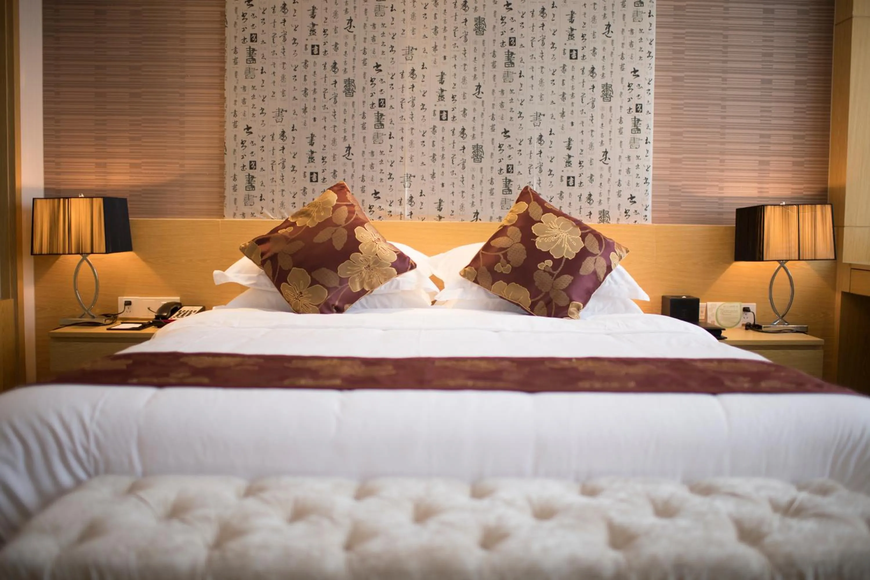 Bed in Suzhou Sun Plaza Hotel